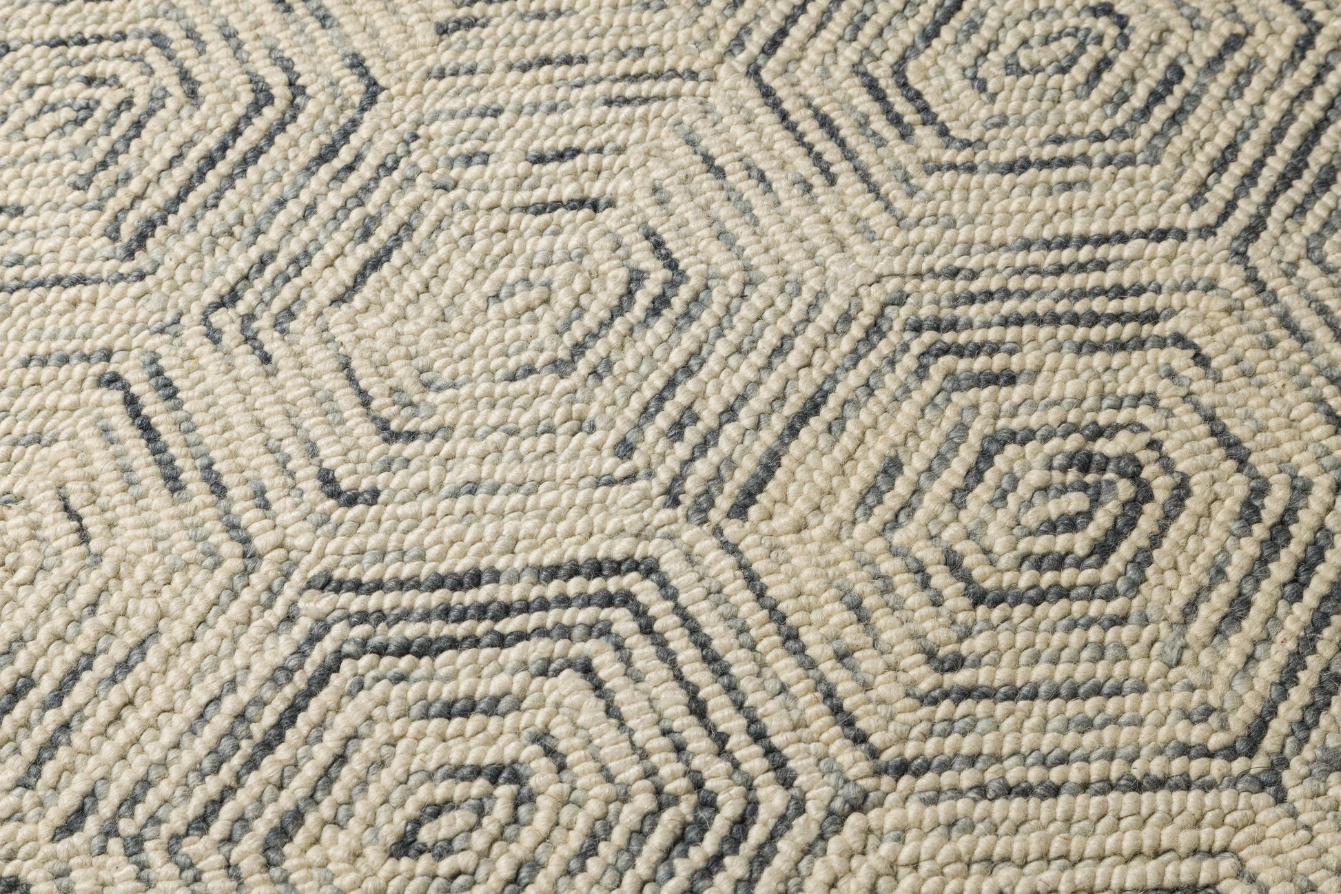 Slate Hexxa - Handcrafted Wool Carpet - Wool - 7*5 ft