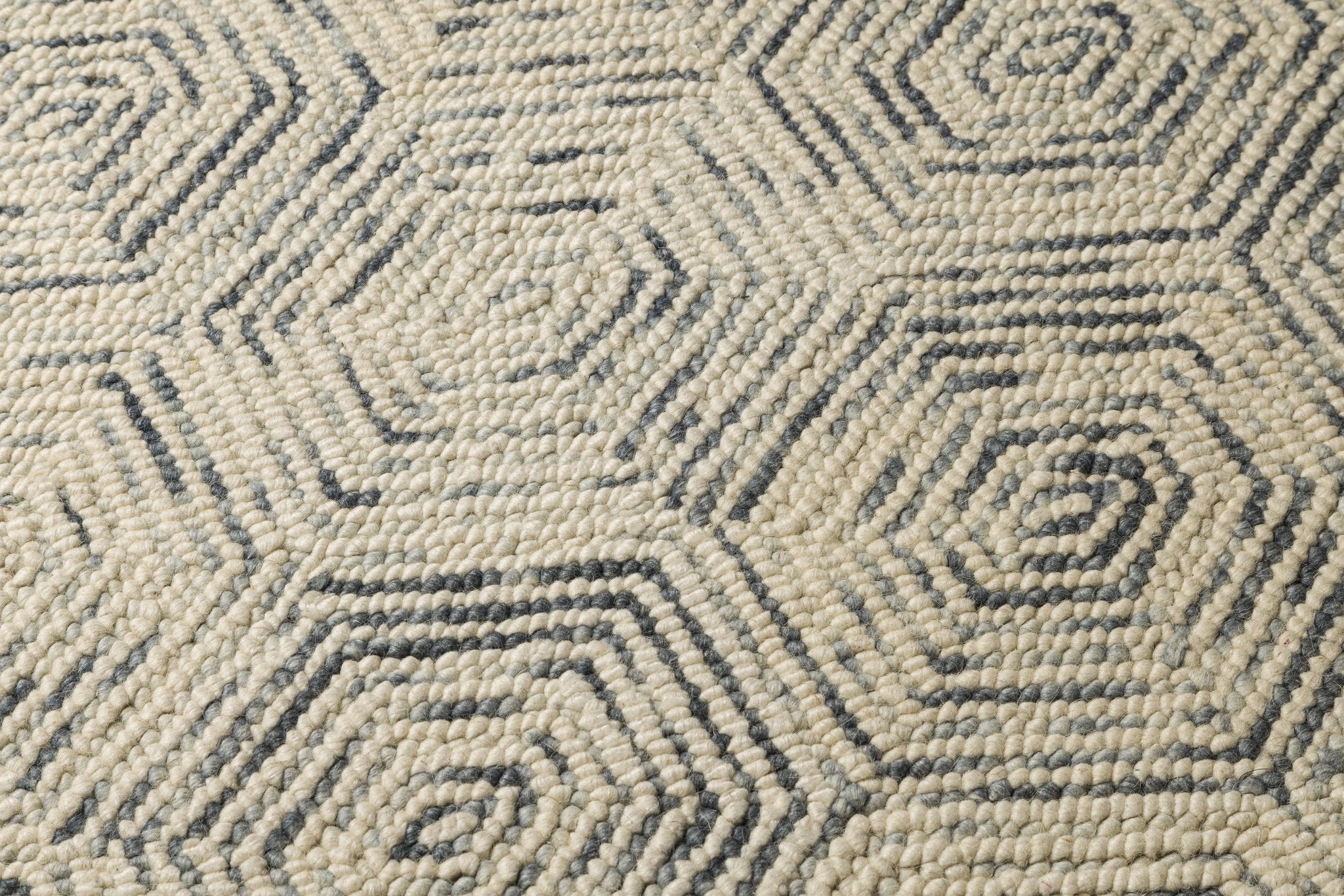 Slate Hexxa - Handcrafted Wool Carpet - Wool - 7*5 ft
