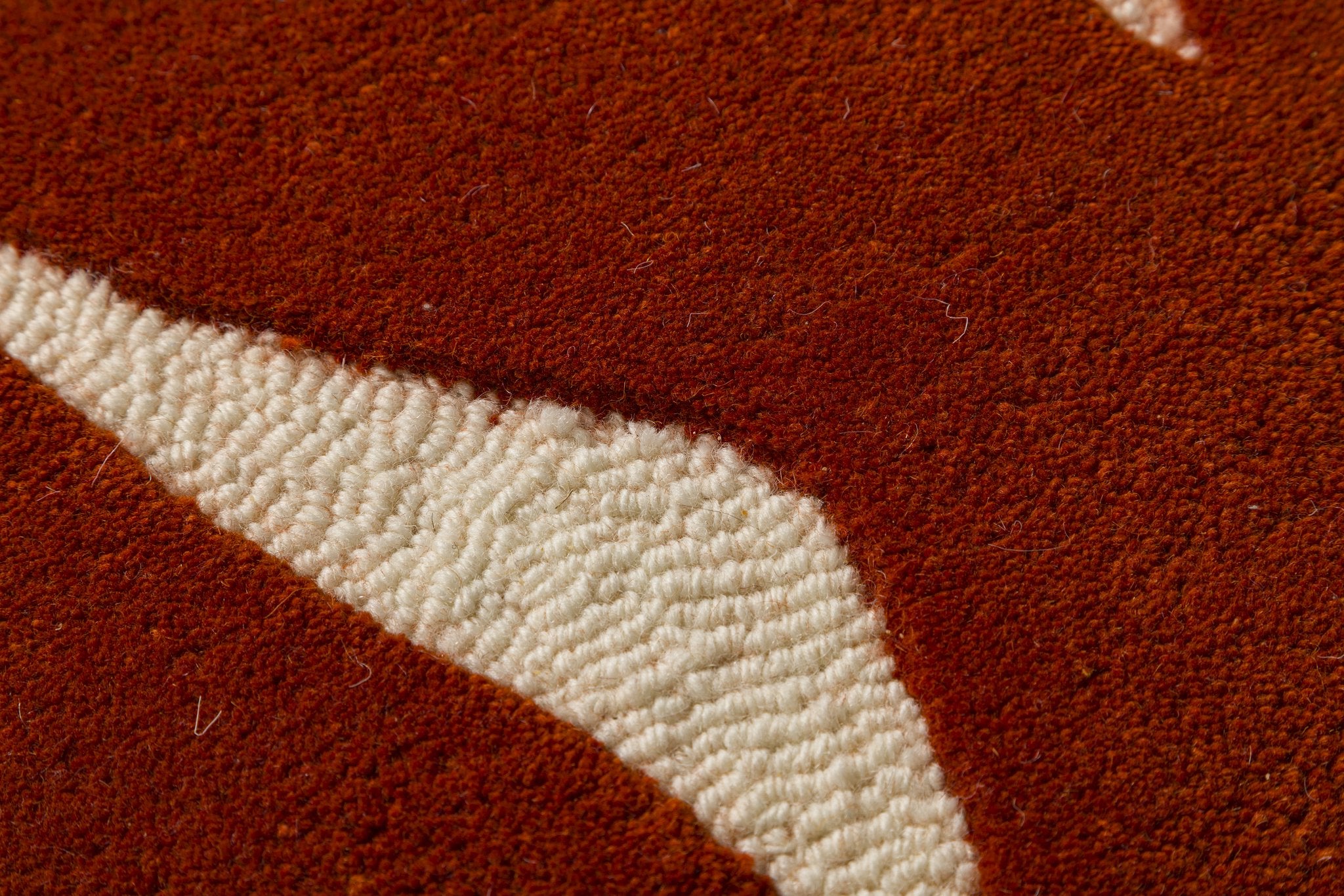 Terracotta Curve - Handcrafted Wool Carpet - Wool - 7*5 ft