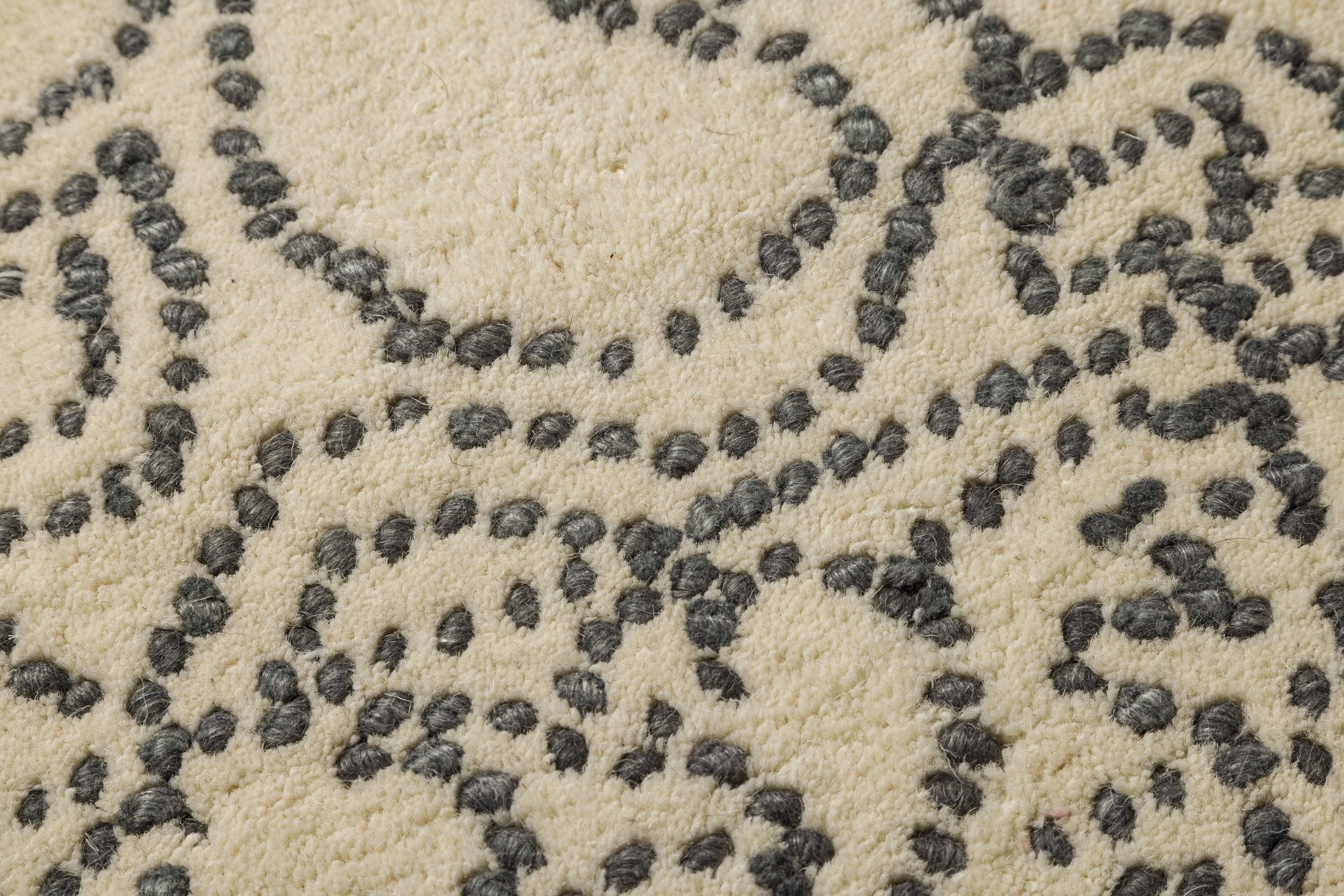 Honeycomb Gold -  Handcrafted Wool Carpet - Wool - 7*5 ft