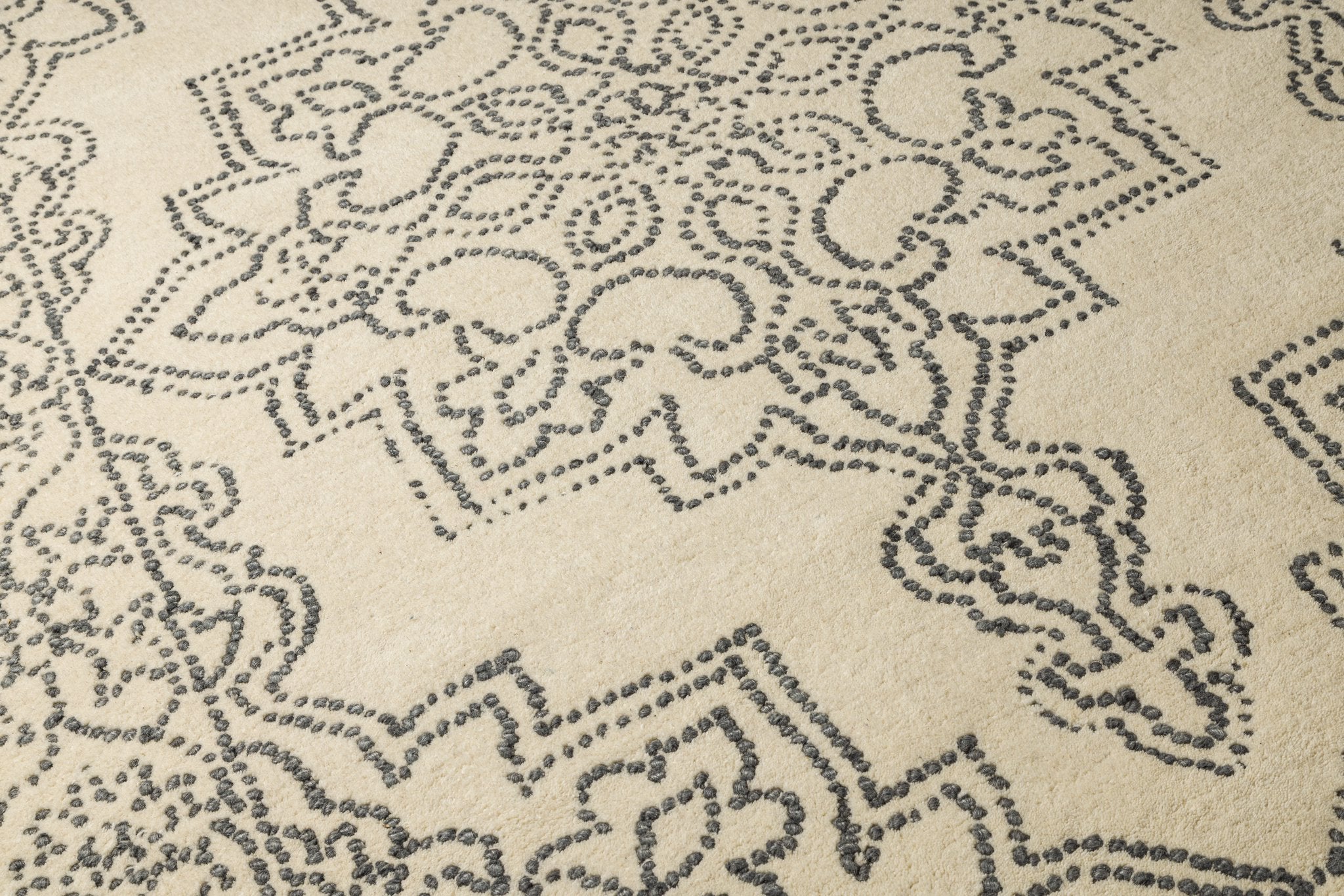Honeycomb Gold -  Handcrafted Wool Carpet - Wool - 7*5 ft