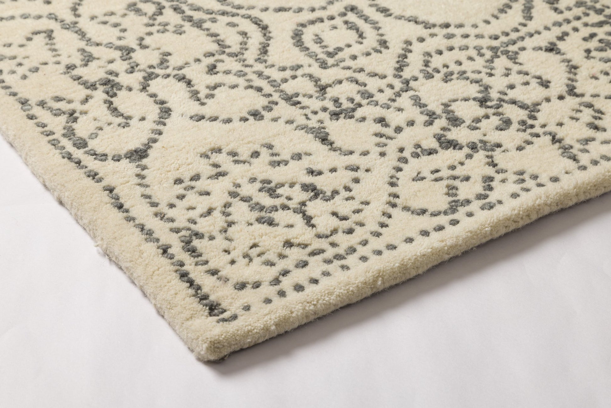 Honeycomb Gold -  Handcrafted Wool Carpet - Wool - 7*5 ft