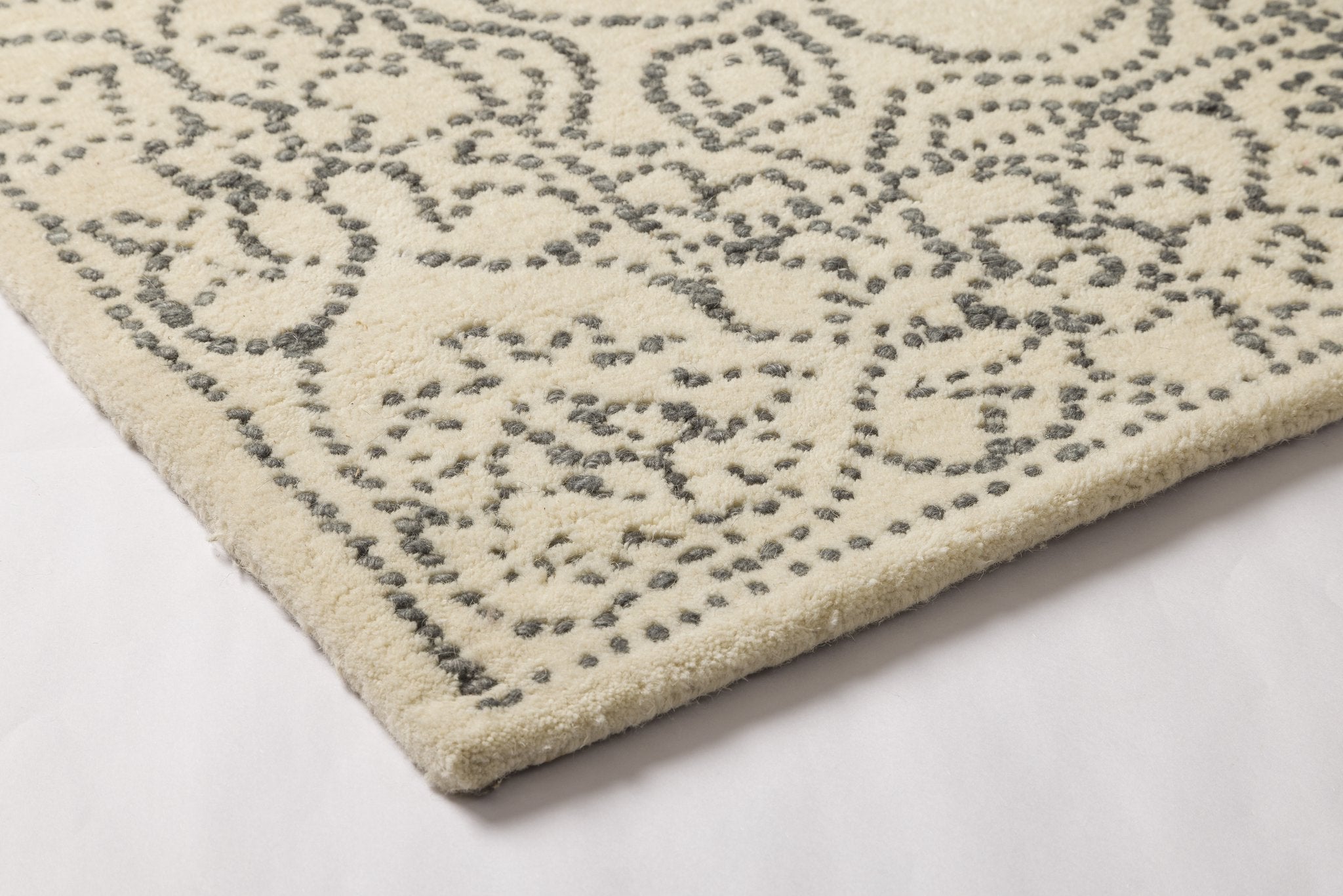 Honeycomb Gold -  Handcrafted Wool Carpet - Wool - 7*5 ft