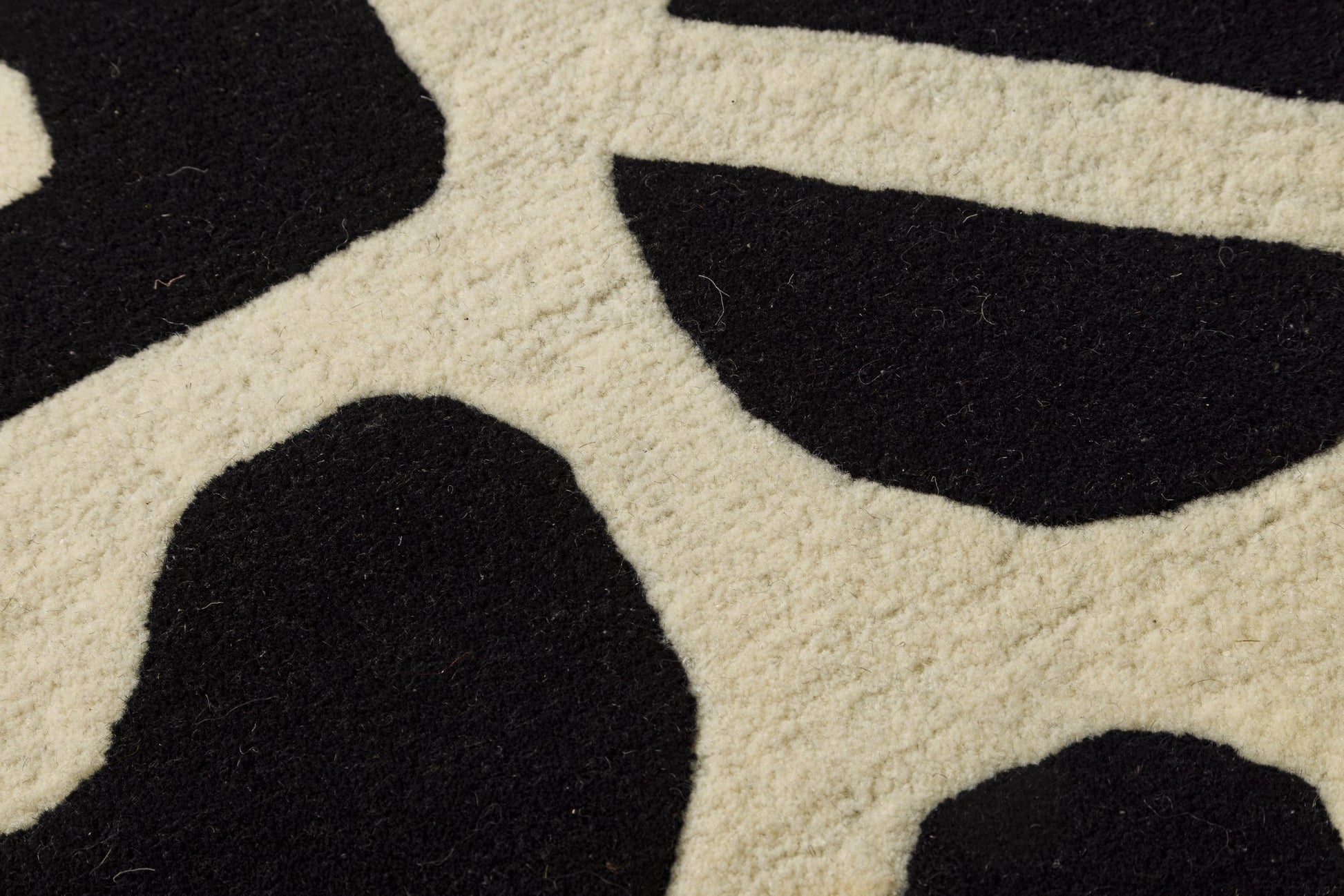 Obsidian - Handcrafted Wool Carpet - Wool - 7*5 ft