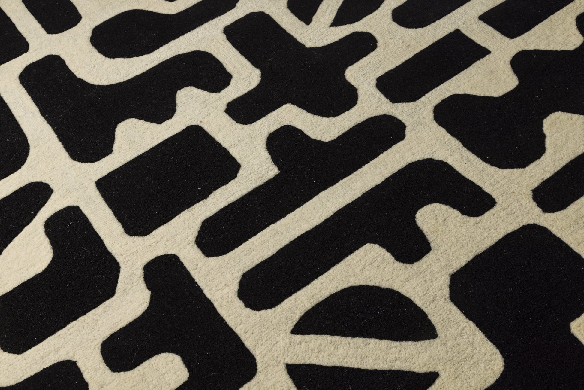Obsidian - Handcrafted Wool Carpet - Wool - 7*5 ft