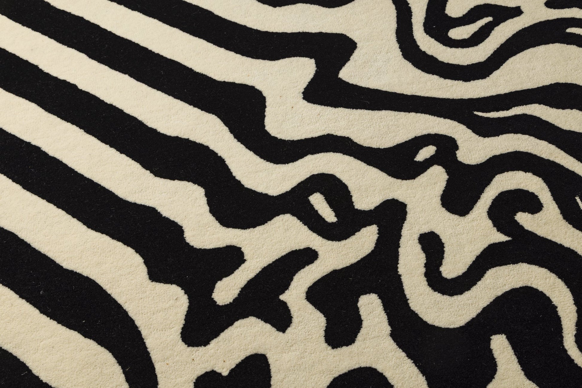 Ivory Black Lines - Handcrafted Wool Carpet - Wool - 7*5 ft