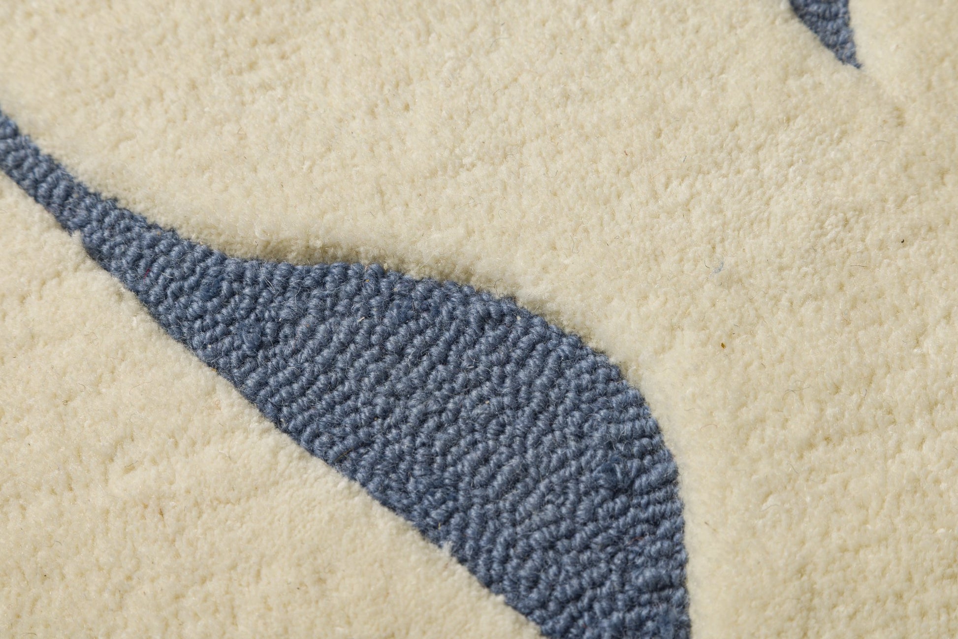Blue White Motions - Handcrafted Wool Carpet - Wool - 7*5