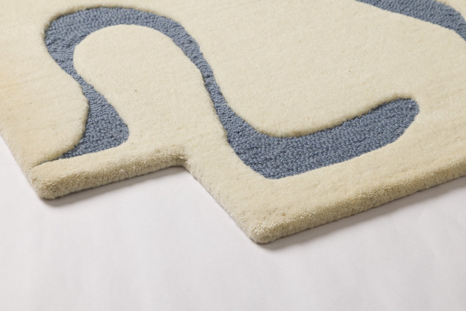 Blue White Motions - Handcrafted Wool Carpet - Wool - 7*5