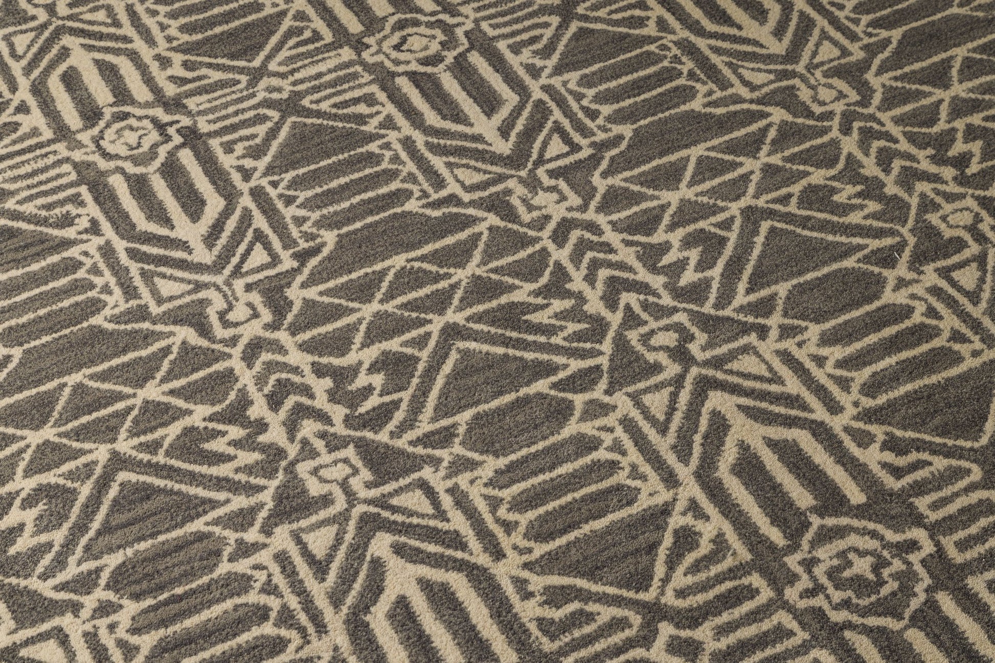 Heritage Geometry - Handcrafted Wool Carpet - 100% New Zeland Wool - 7.6*9.6