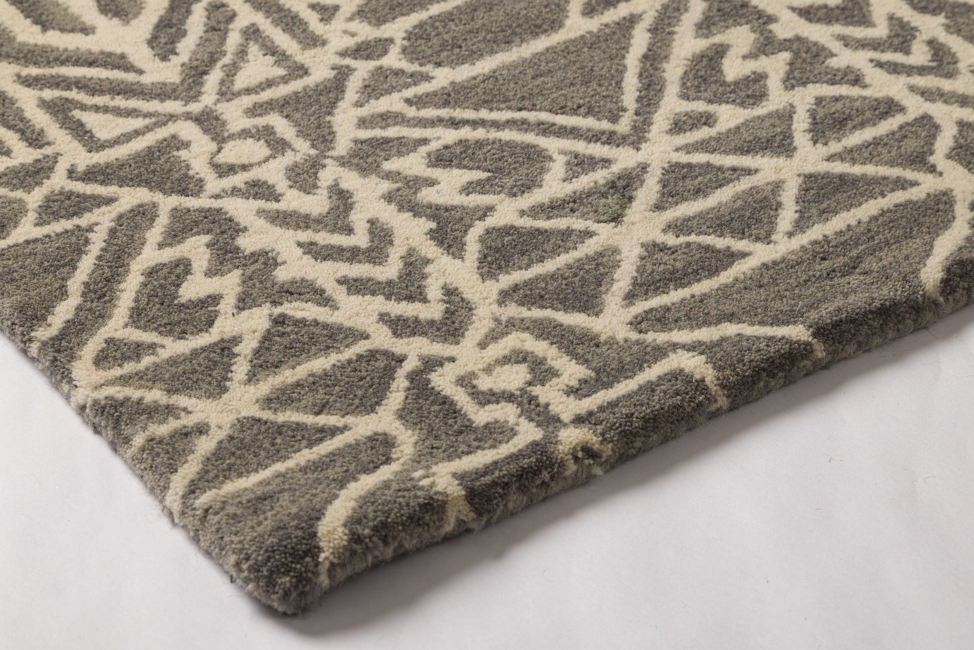 Heritage Geometry - Handcrafted Wool Carpet - 100% New Zeland Wool - 7.6*9.6