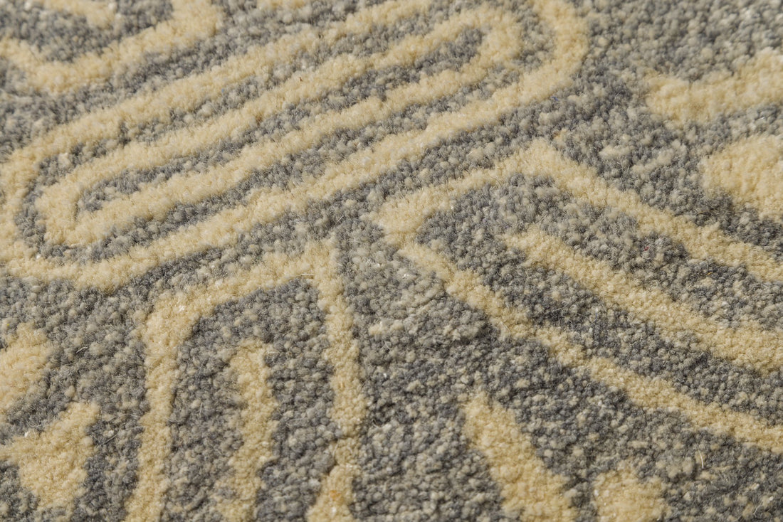 Ornate Loop - Handcrafted Silk Wool Carpet - 60% New Zeland Wool + 40% Silk - 8*10