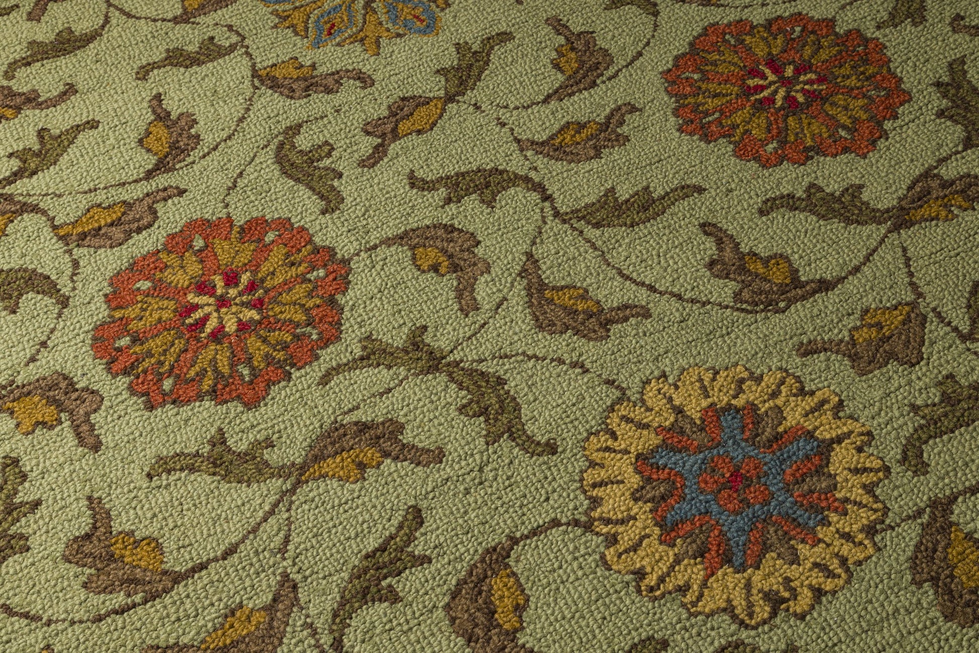 Meadow Medallion – Handcrafted Wool Rug - 100% New Zeland Wool - 7.6*9.6