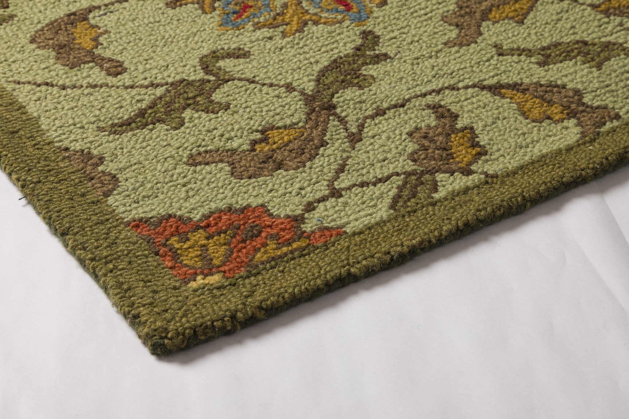 Meadow Medallion – Handcrafted Wool Rug - 100% New Zeland Wool - 7.6*9.6
