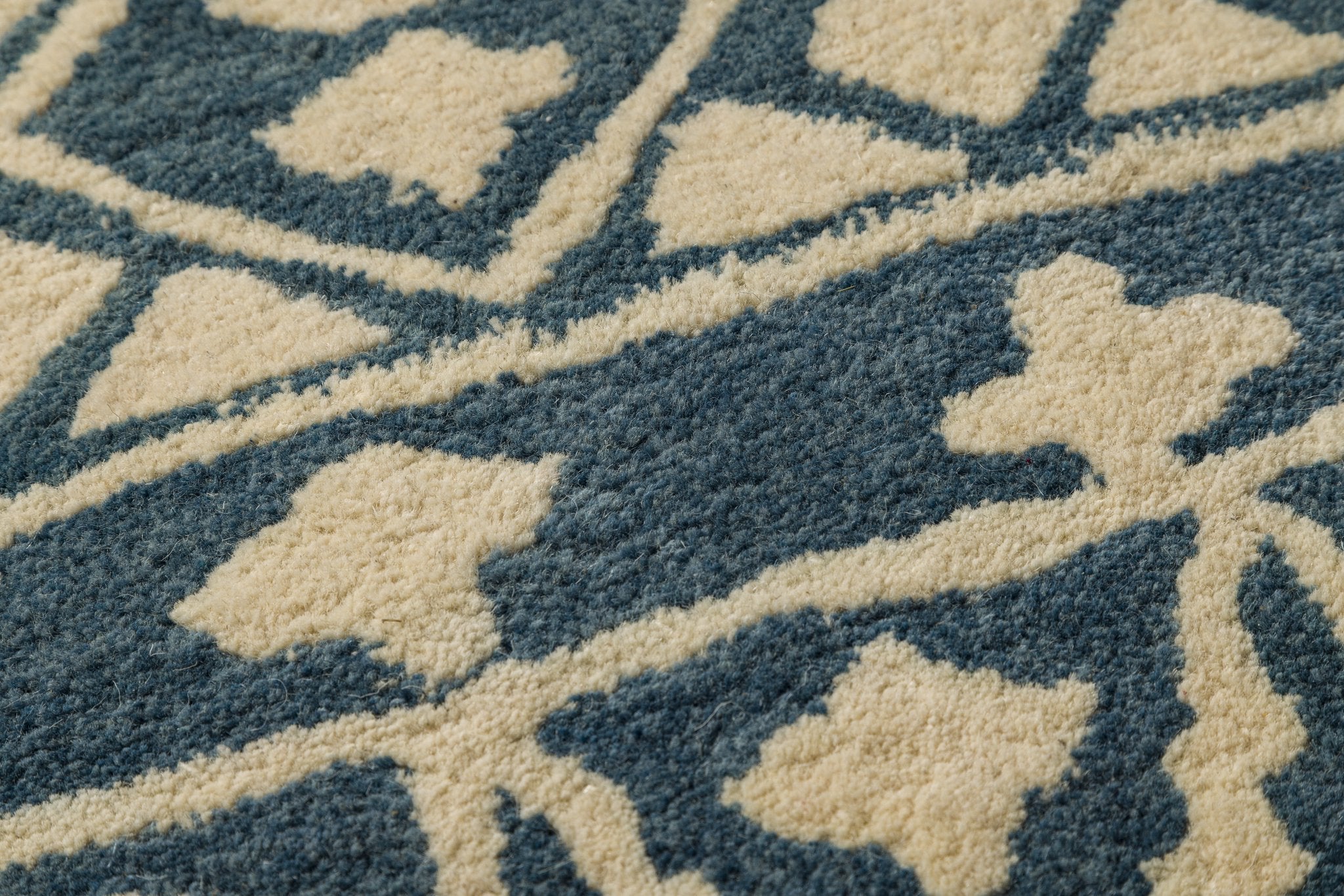 Tribal Rhythm – Handcrafted Wool Rug - 100% New Zeland Wool - 8*10
