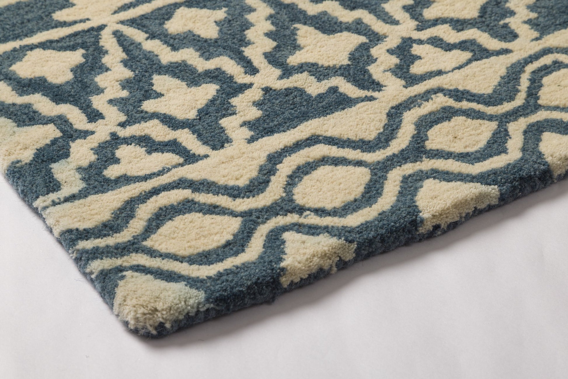 Tribal Rhythm – Handcrafted Wool Rug - 100% New Zeland Wool - 8*10