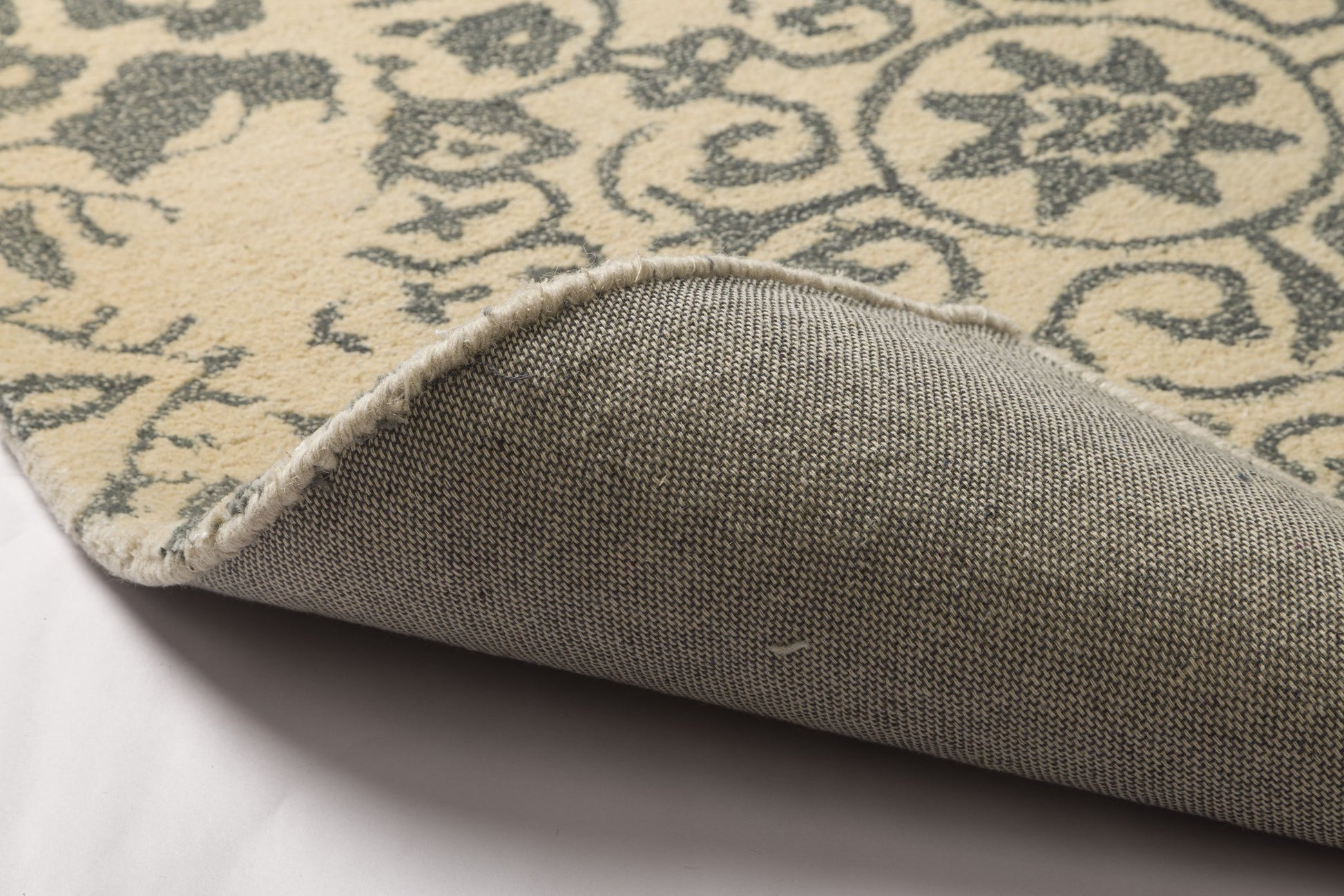 Ivory Heritage Bloom – Handcrafted Silk Wool Rug - 60% New Zeland Wool + 40% Silk - 8*10