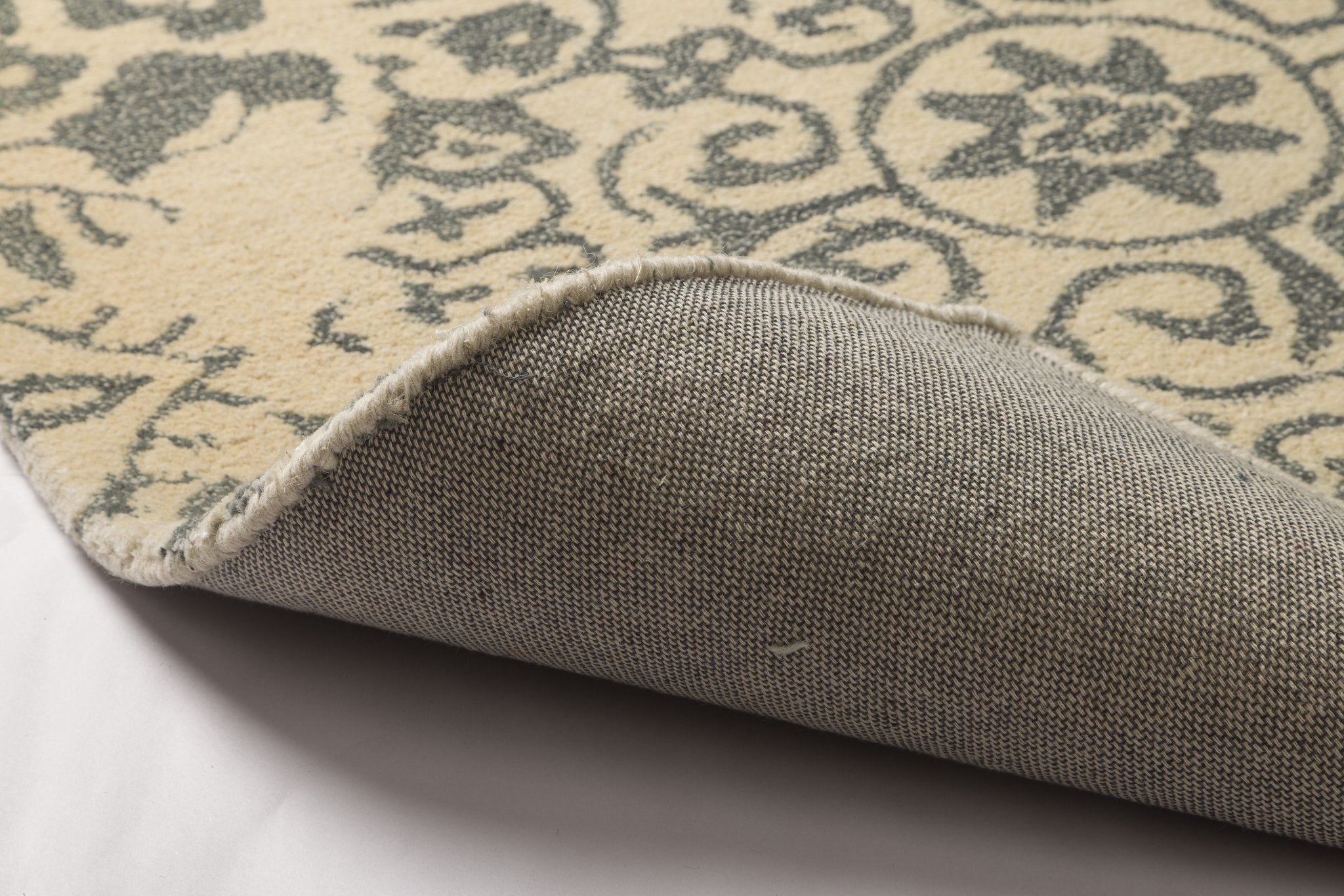 Ivory Heritage Bloom – Handcrafted Silk Wool Rug - 60% New Zeland Wool + 40% Silk - 8*10