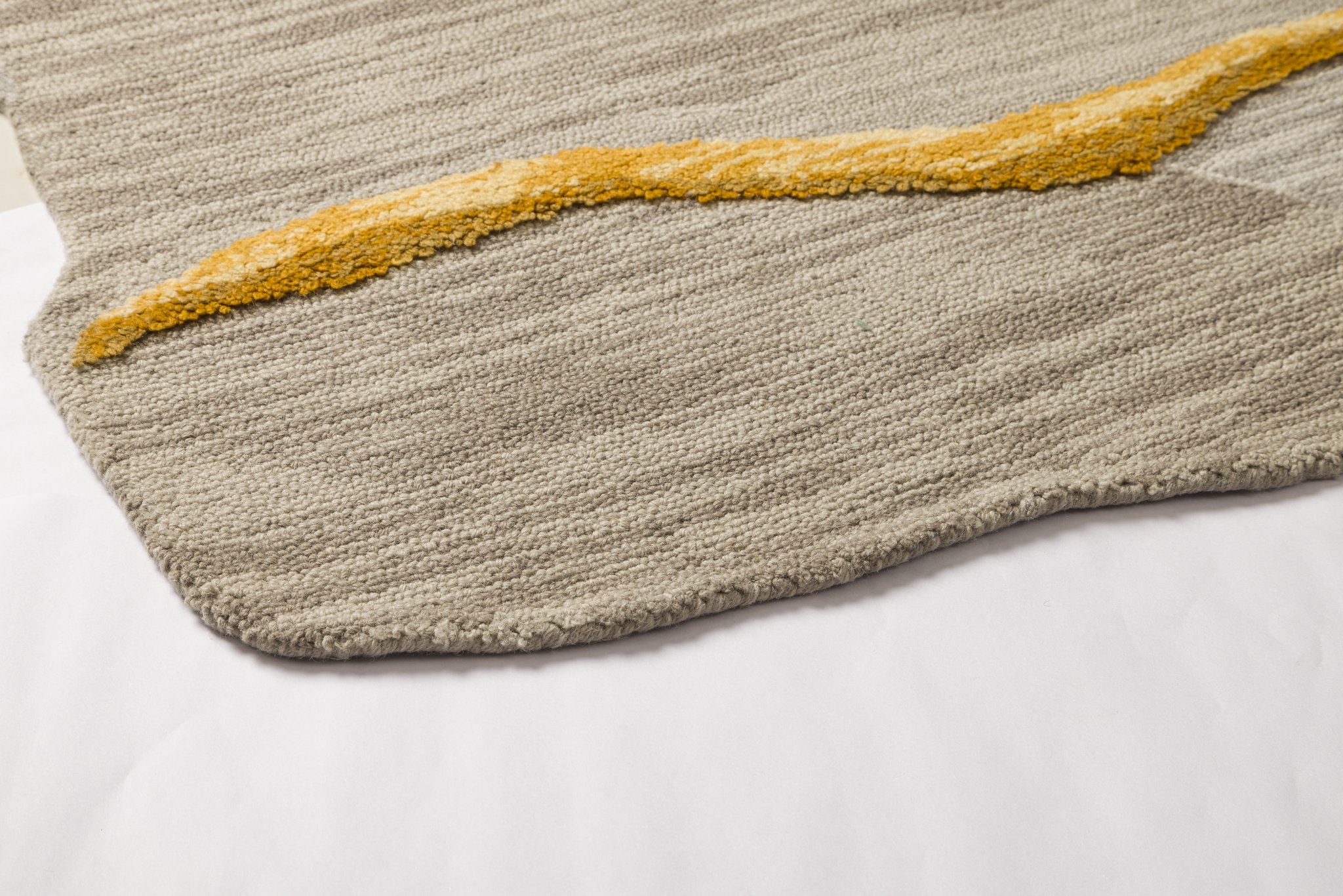 Golden Veins – Sculpted Wool Carpet - 100% Wool - 8*5