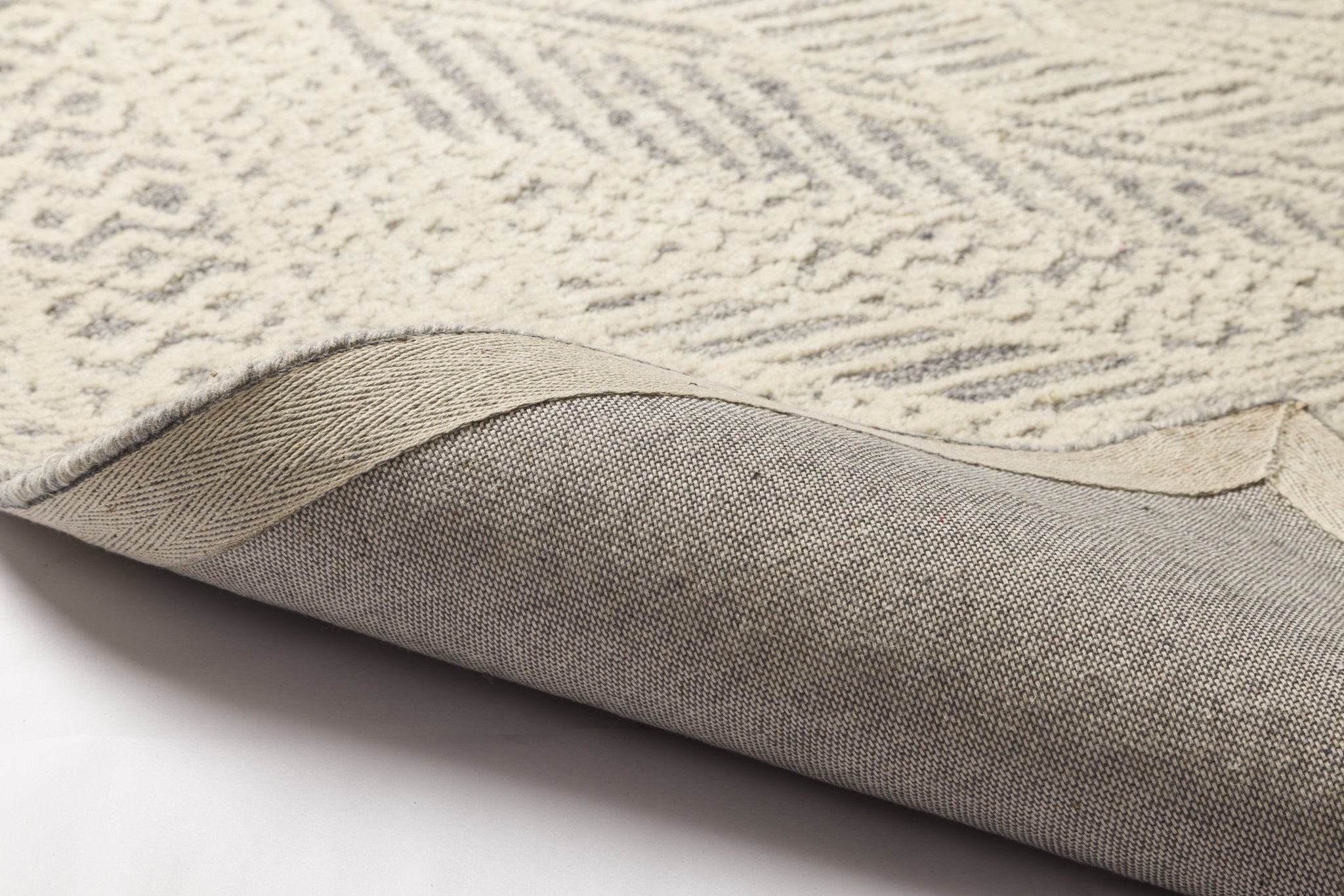 Muted Diamond – Artisans Wool Carpet - 100% Wool - 8*5