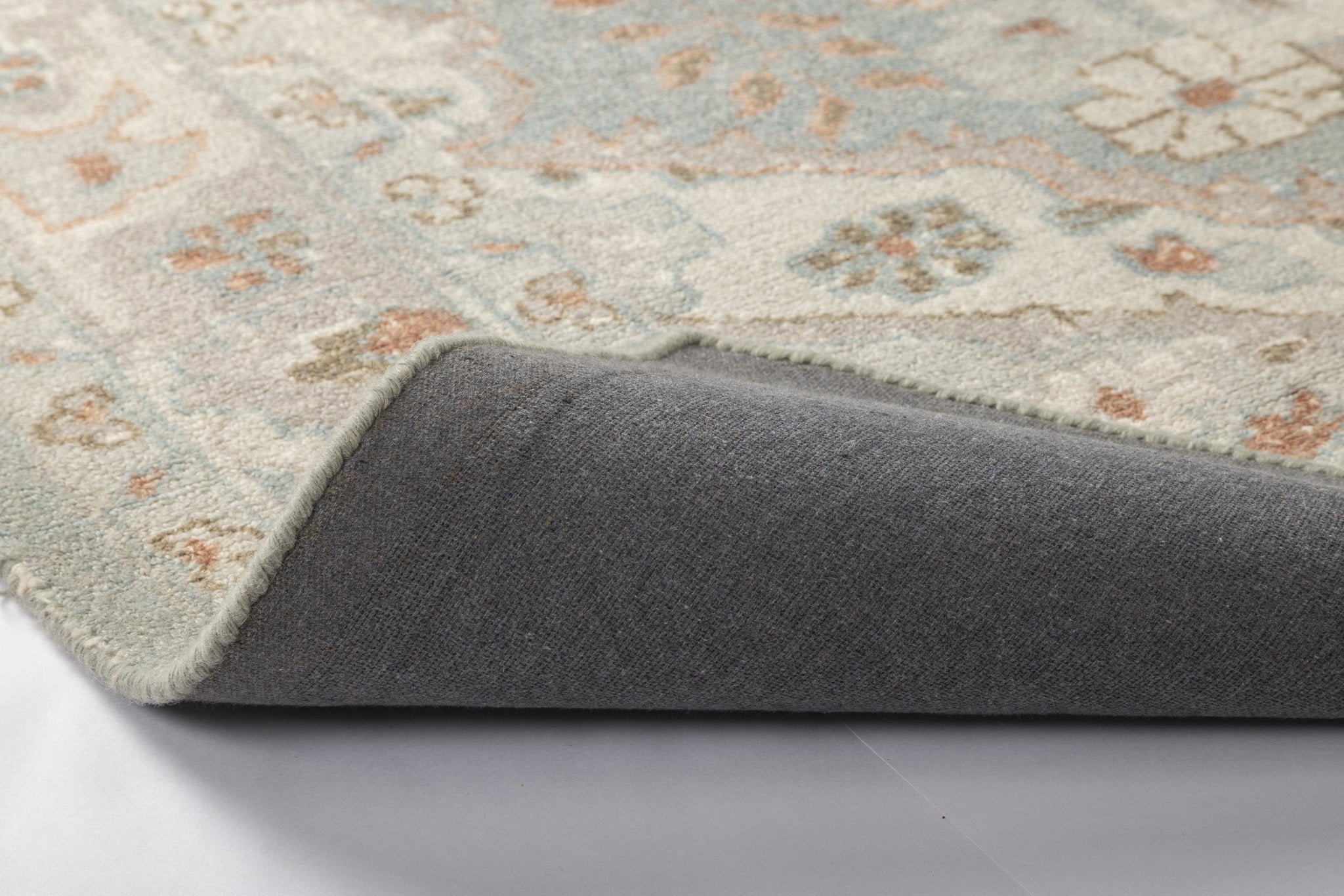 Skyloom Medallion - Handcrafted wool carpet - 100 % Wool - 8*5 ft