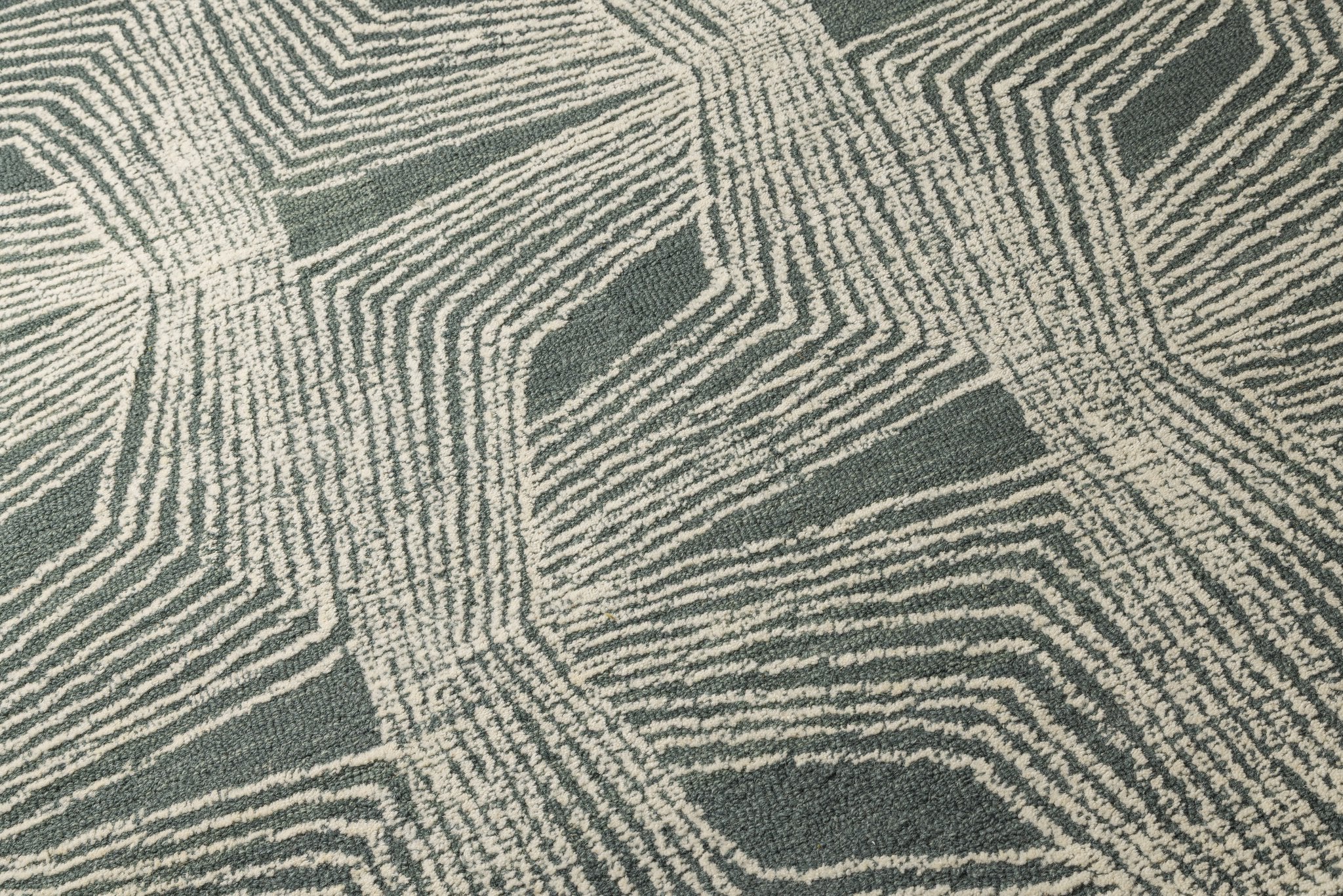 Echo Lines - Handcrafted Wool Carpet - 100% Wool - 8*5