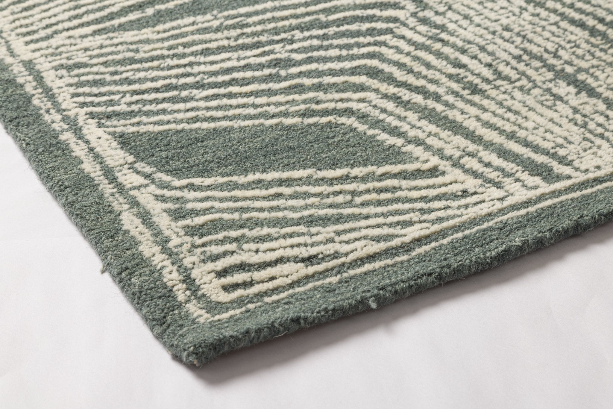 Echo Lines - Handcrafted Wool Carpet - 100% Wool - 8*5