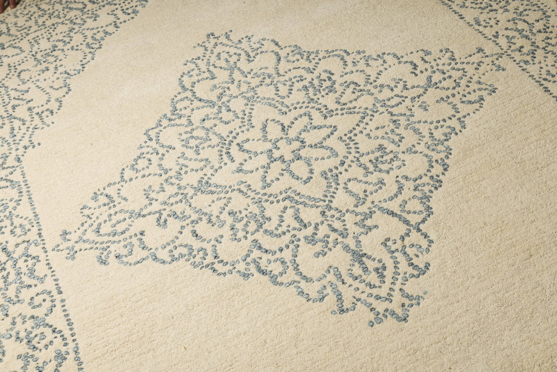 The Silent Heirloom - Artisan Wool Carpet - 100% Wool - 8*5