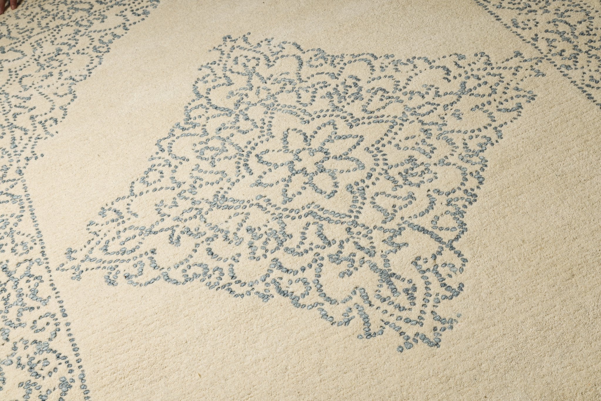 The Silent Heirloom - Artisan Wool Carpet - 100% Wool - 8*5
