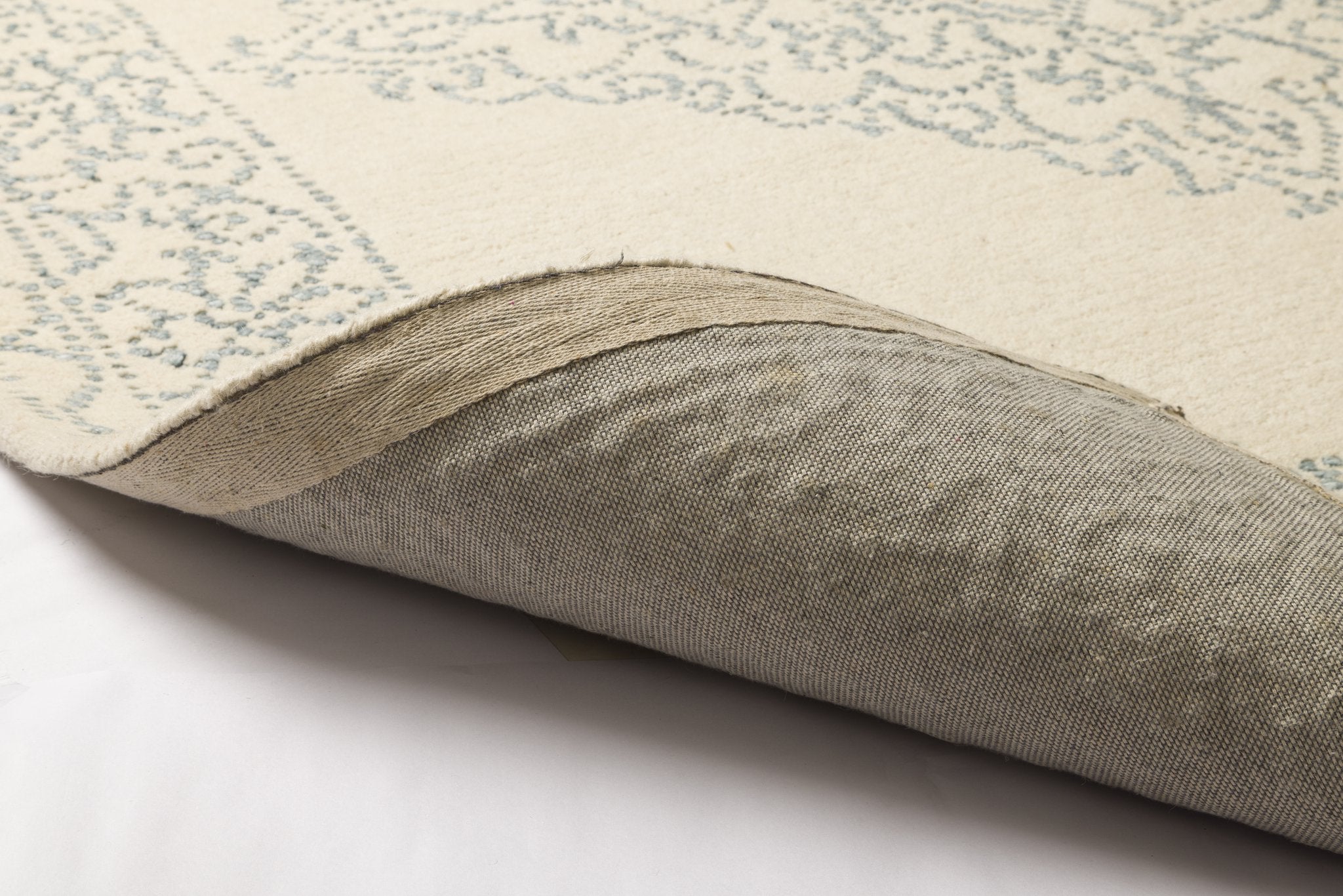 The Silent Heirloom - Artisan Wool Carpet - 100% Wool - 8*5