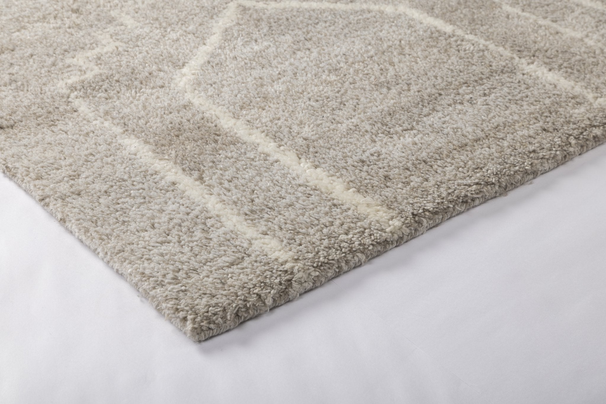 Architectural Weave - Handcrafted Wool Carpet - 100 % Wool - 8*5 ft