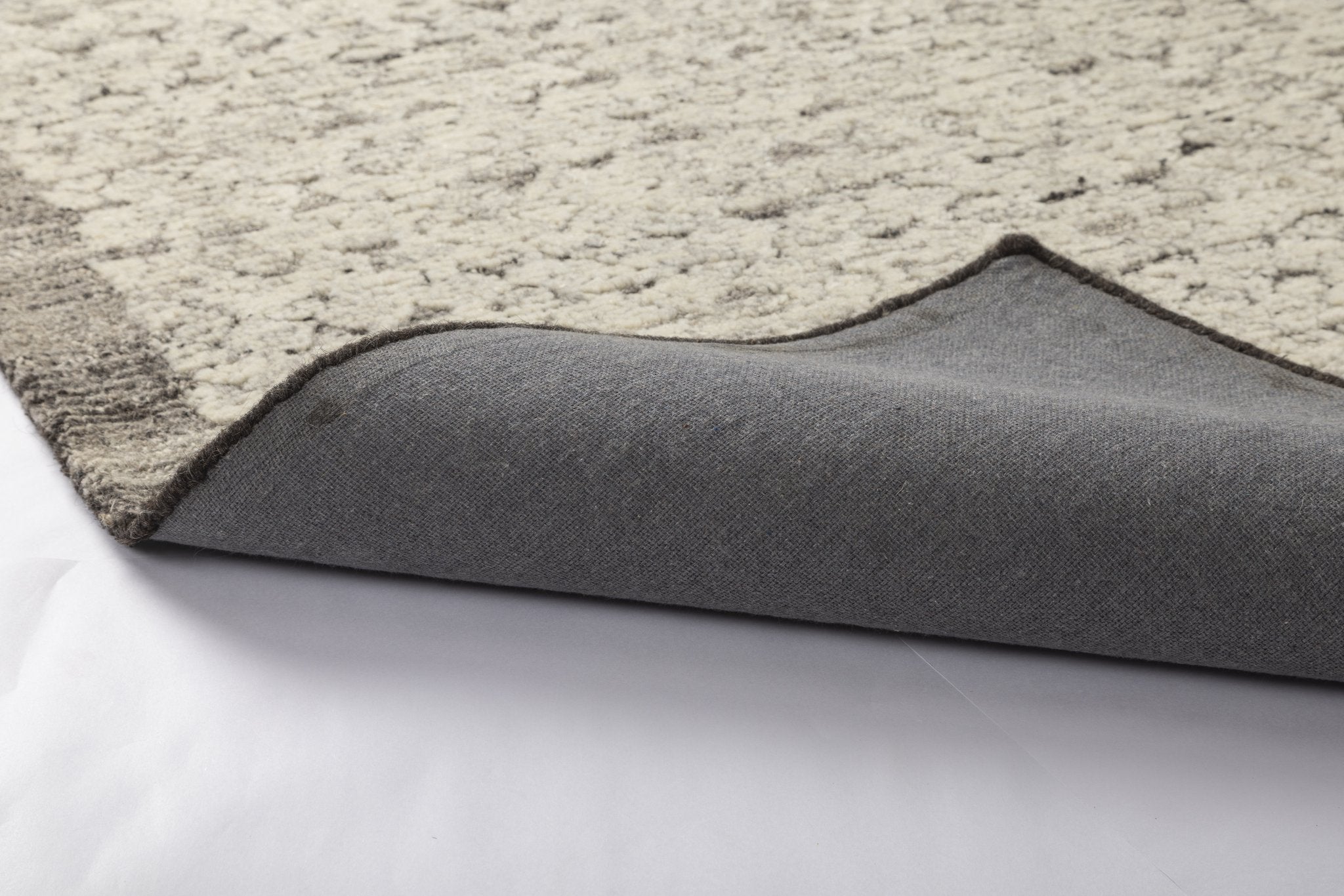 Stonewash Texture - Handcrafted Wool Carpet - 100 % Wool - 8*5 ft