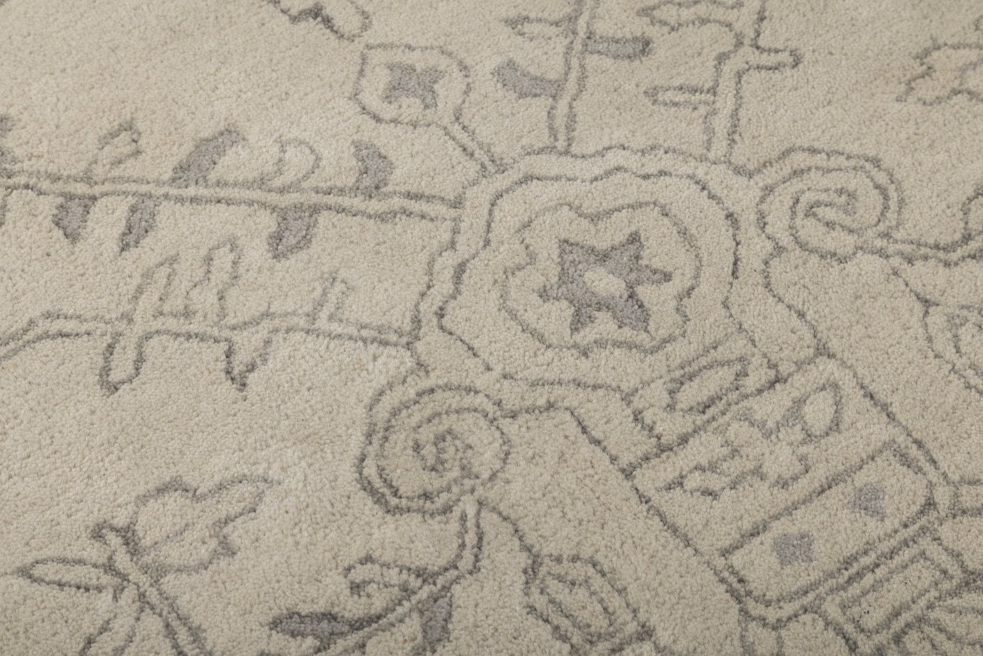 Heritage Bloom - Handcrafted Wool Carpet - 100 % Wool - 8*5 ft