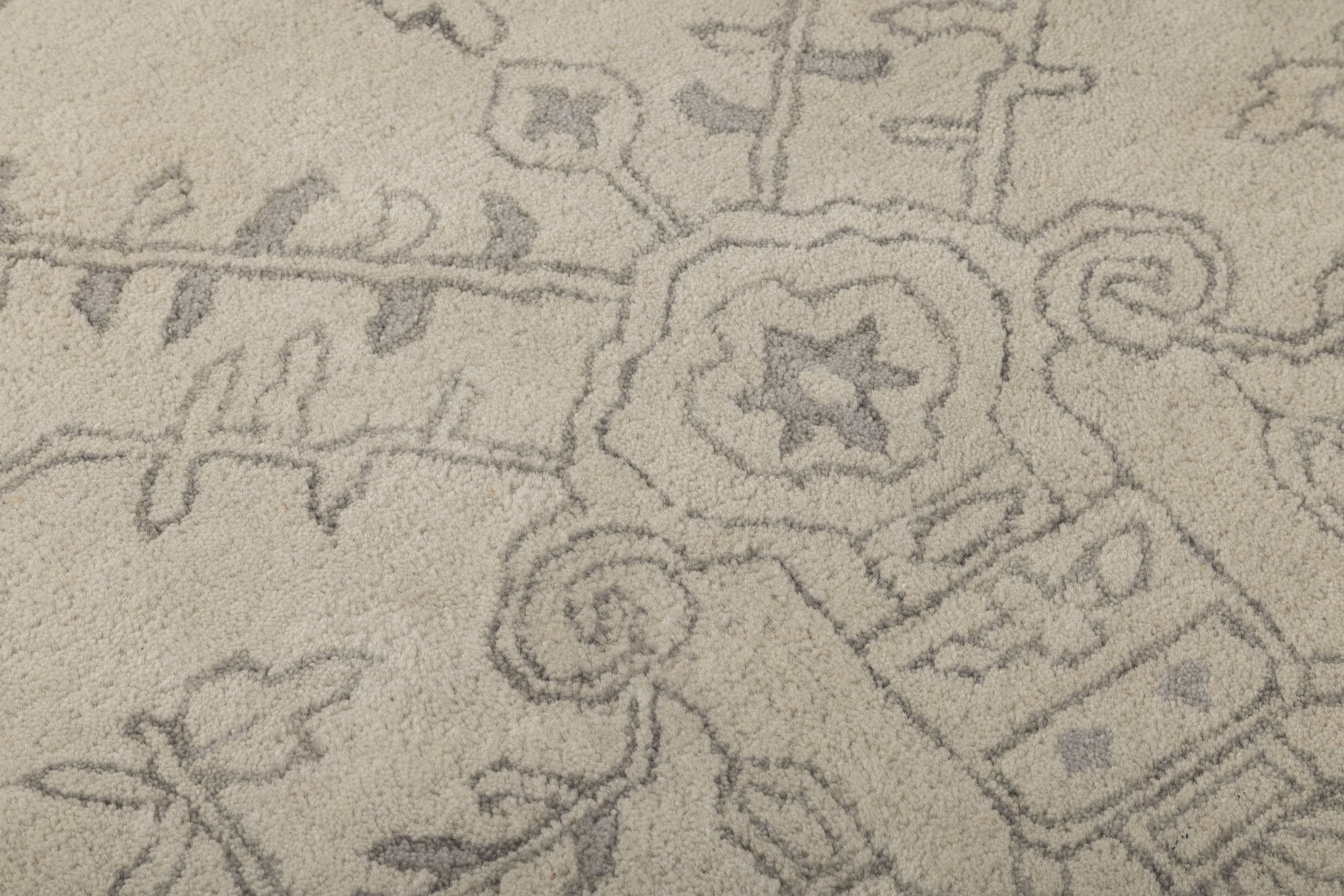 Heritage Bloom - Handcrafted Wool Carpet - 100 % Wool - 8*5 ft