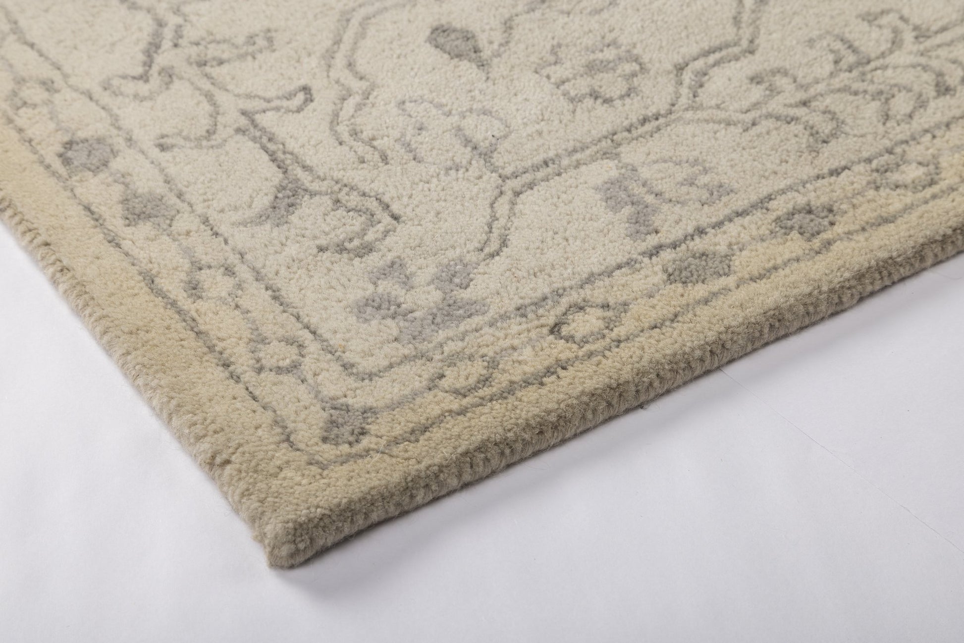 Heritage Bloom - Handcrafted Wool Carpet - 100 % Wool - 8*5 ft