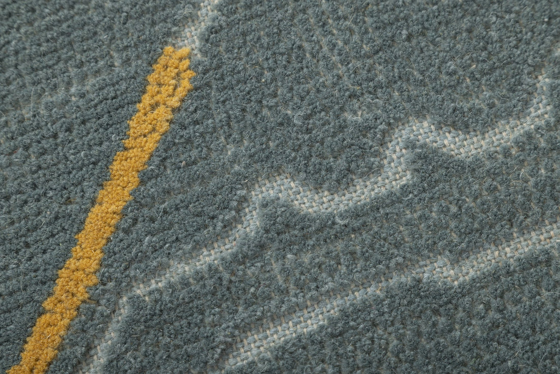 Vintage Lattice Glow - Handcrafted Wool Carpet - 100 % Wool - 8*5 ft