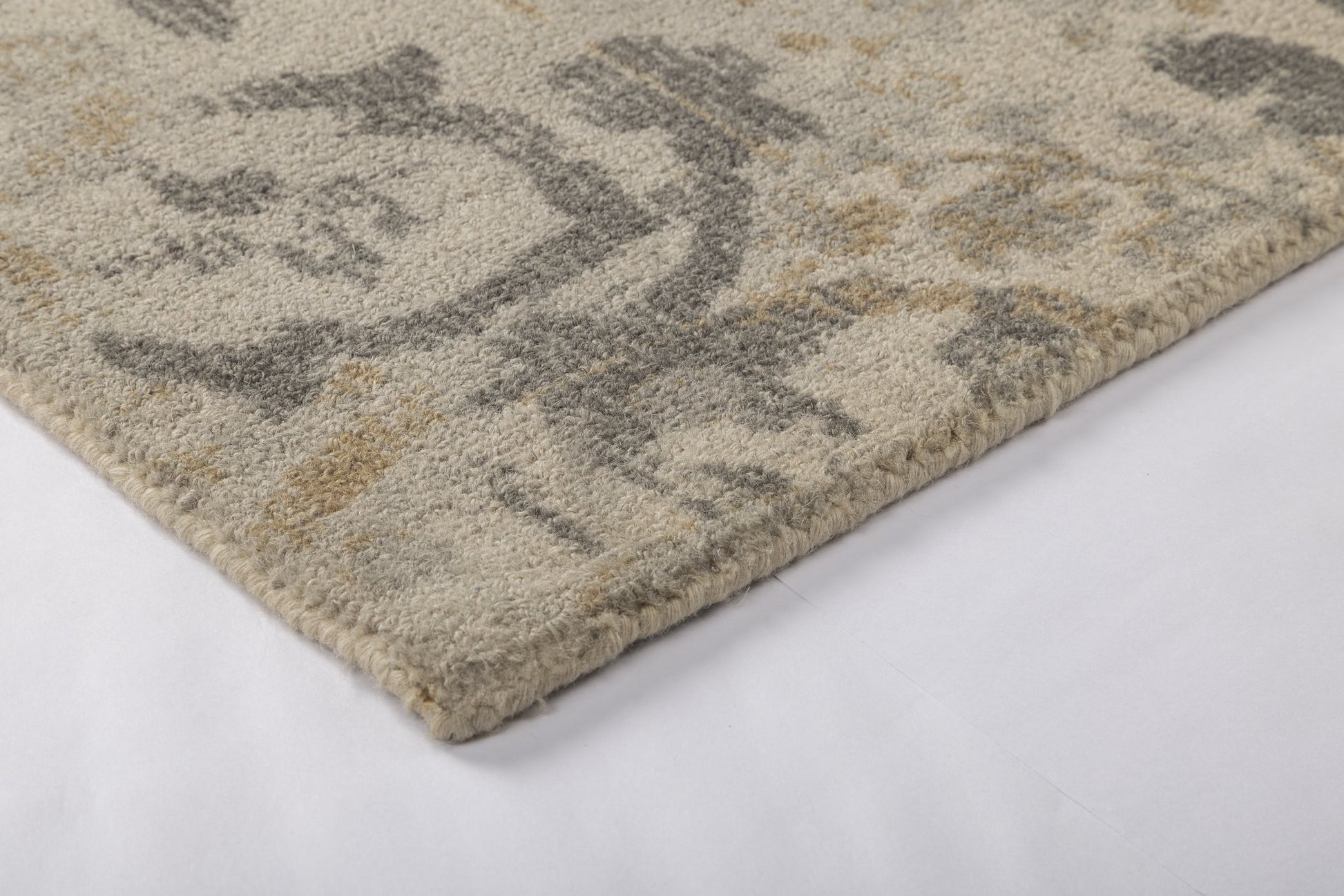 Mosaic Meadow- Handcrafted Wool Carpet - 100 % Wool - 8*5 ft
