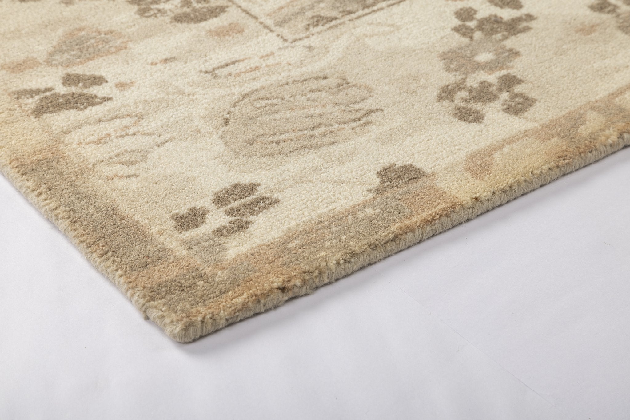 Autumn Garden Frame - Handcrafted Wool Carpet - 100 % Wool - 8*5 ft