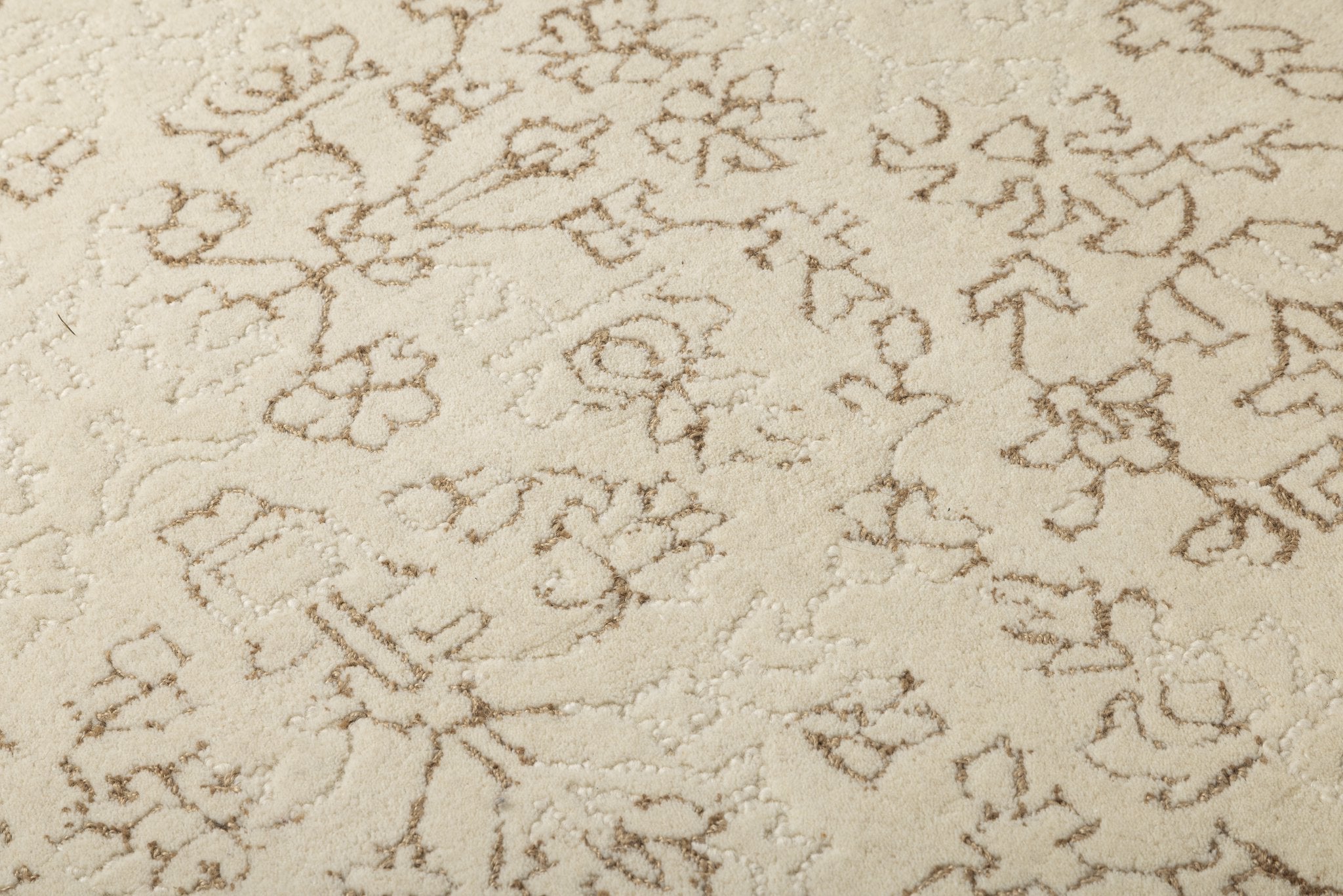 Whispering Vines - Handcrafted Wool Carpet - 100 % Wool - 8*5 ft