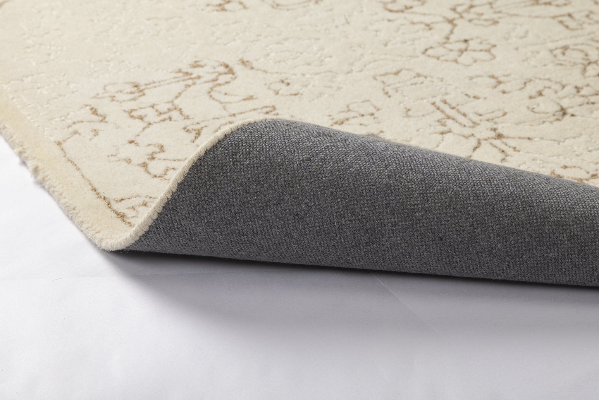 Whispering Vines - Handcrafted Wool Carpet - 100 % Wool - 8*5 ft