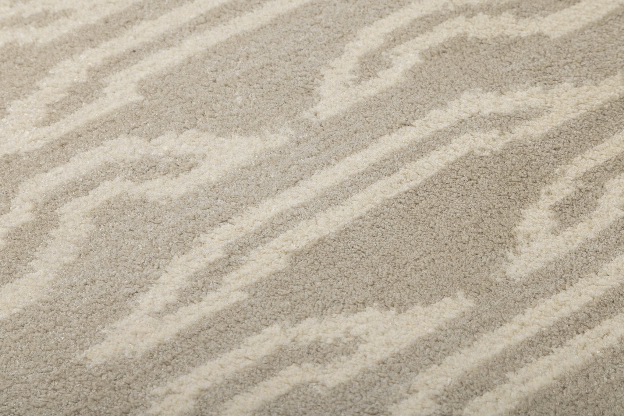 Ivory Ripple Flow - Handcrafted Wool Carpet - 100 % Wool - 8*5 ft