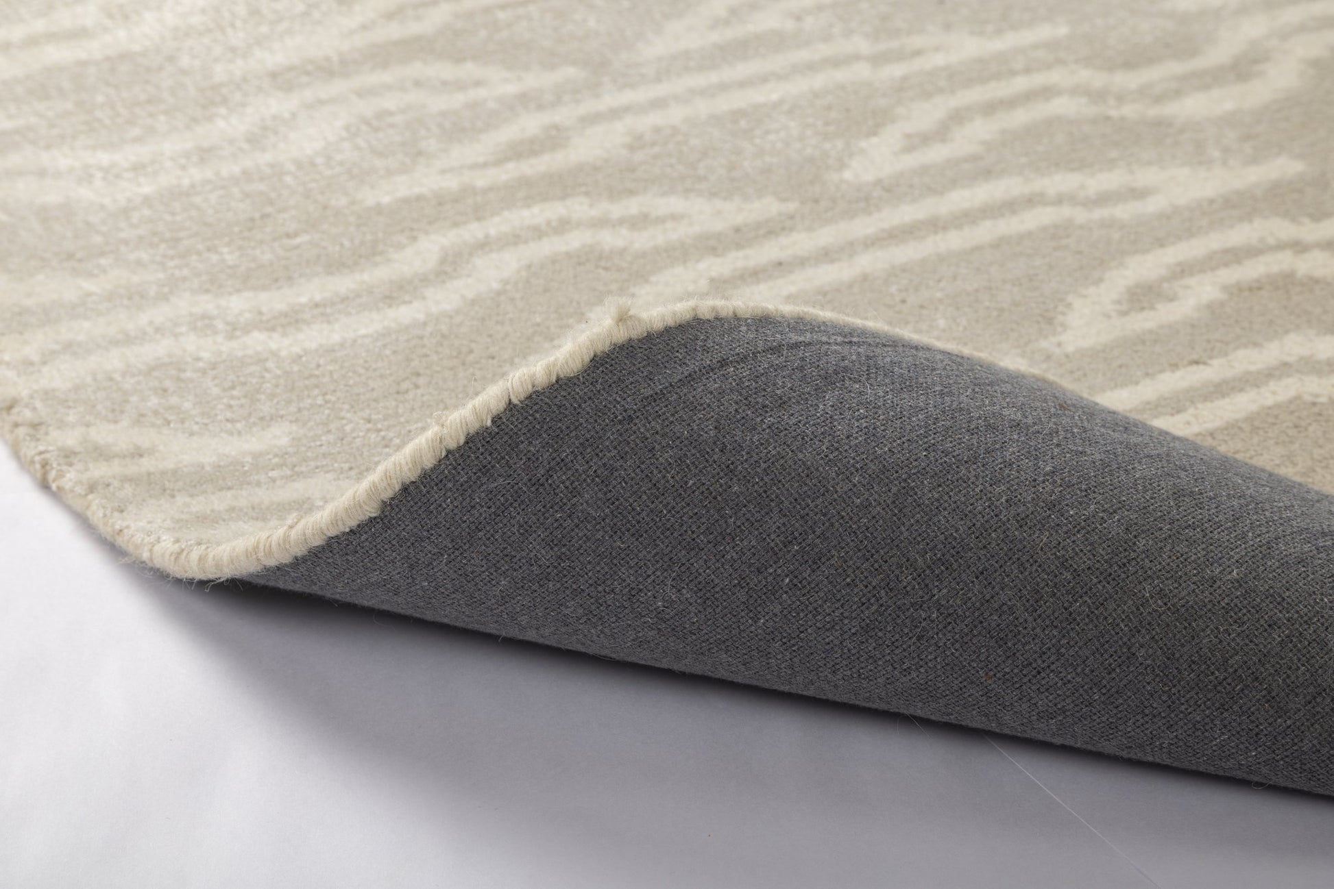 Ivory Ripple Flow - Handcrafted Wool Carpet - 100 % Wool - 8*5 ft