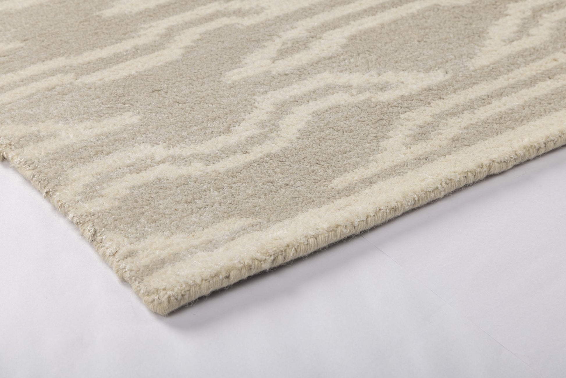 Ivory Ripple Flow - Handcrafted Wool Carpet - 100 % Wool - 8*5 ft