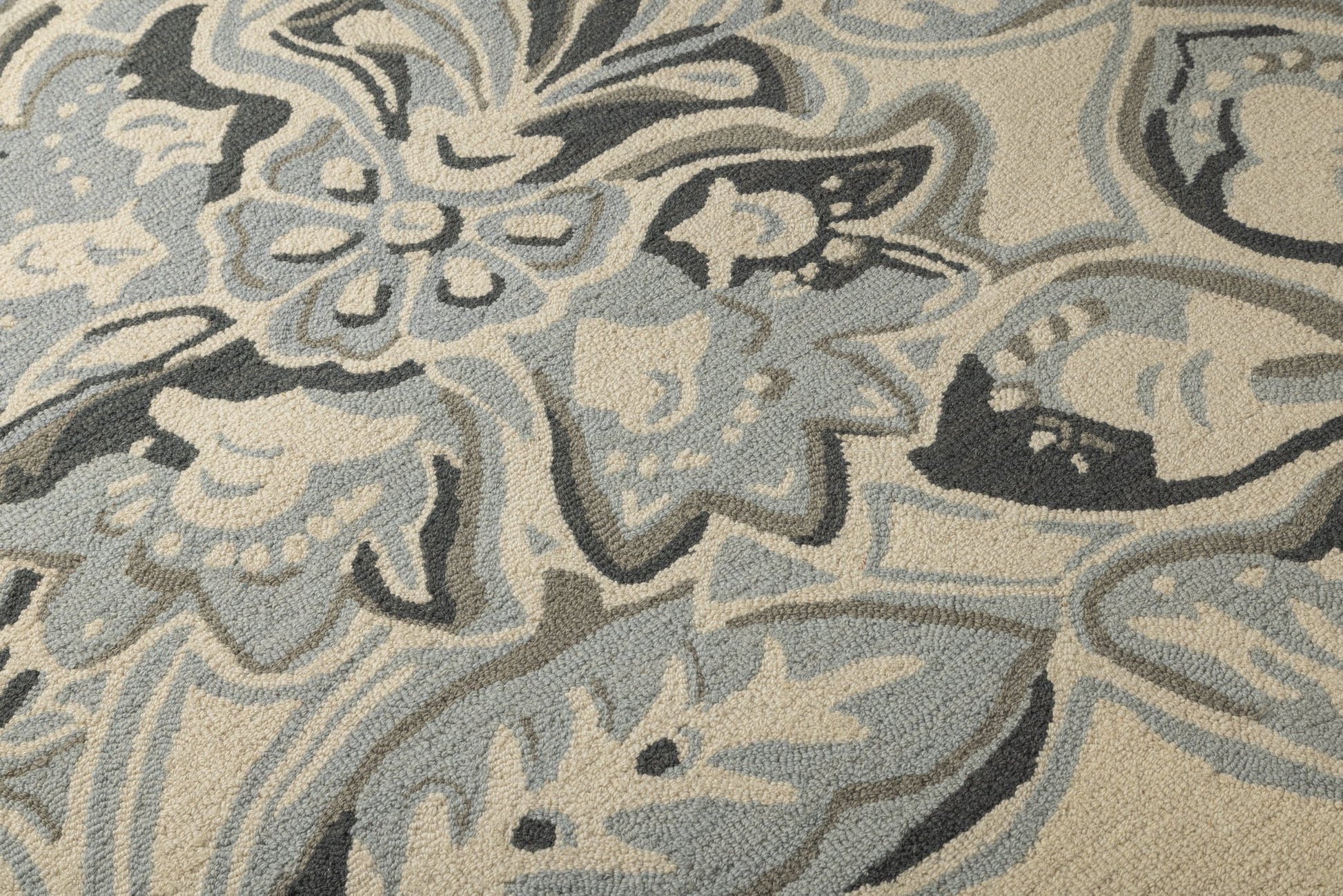 Blooming Botanica - Handcrafted Wool Carpet - 100 % Wool - 8*5 ft