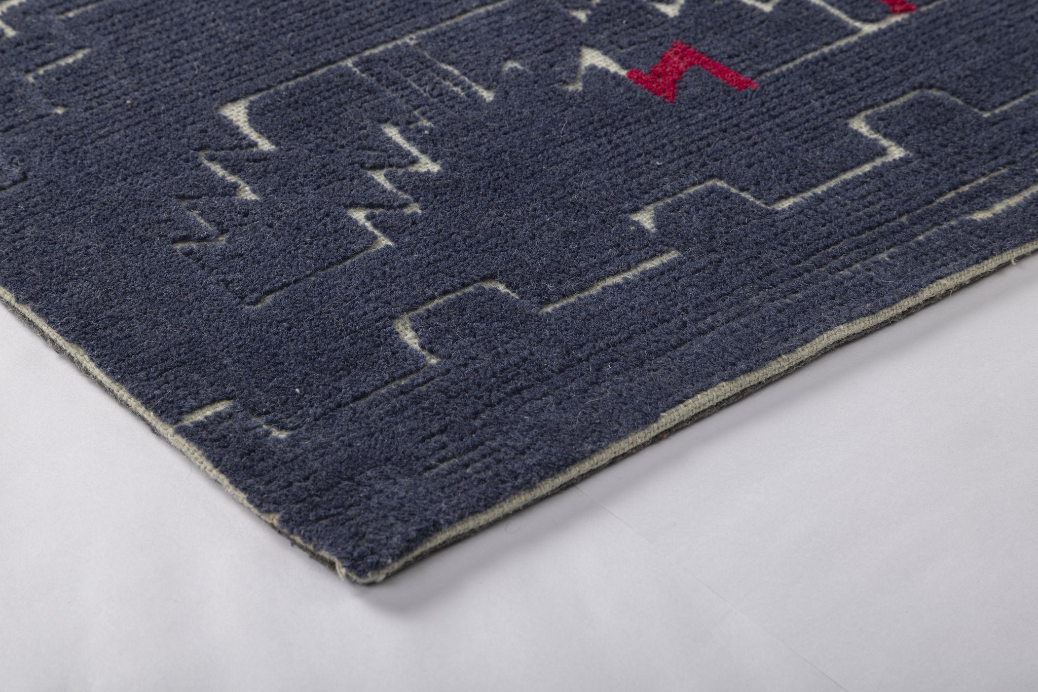 Indigo Tribal Crest - Handcrafted Wool Carpet - 100 % Wool - 8*5 ft
