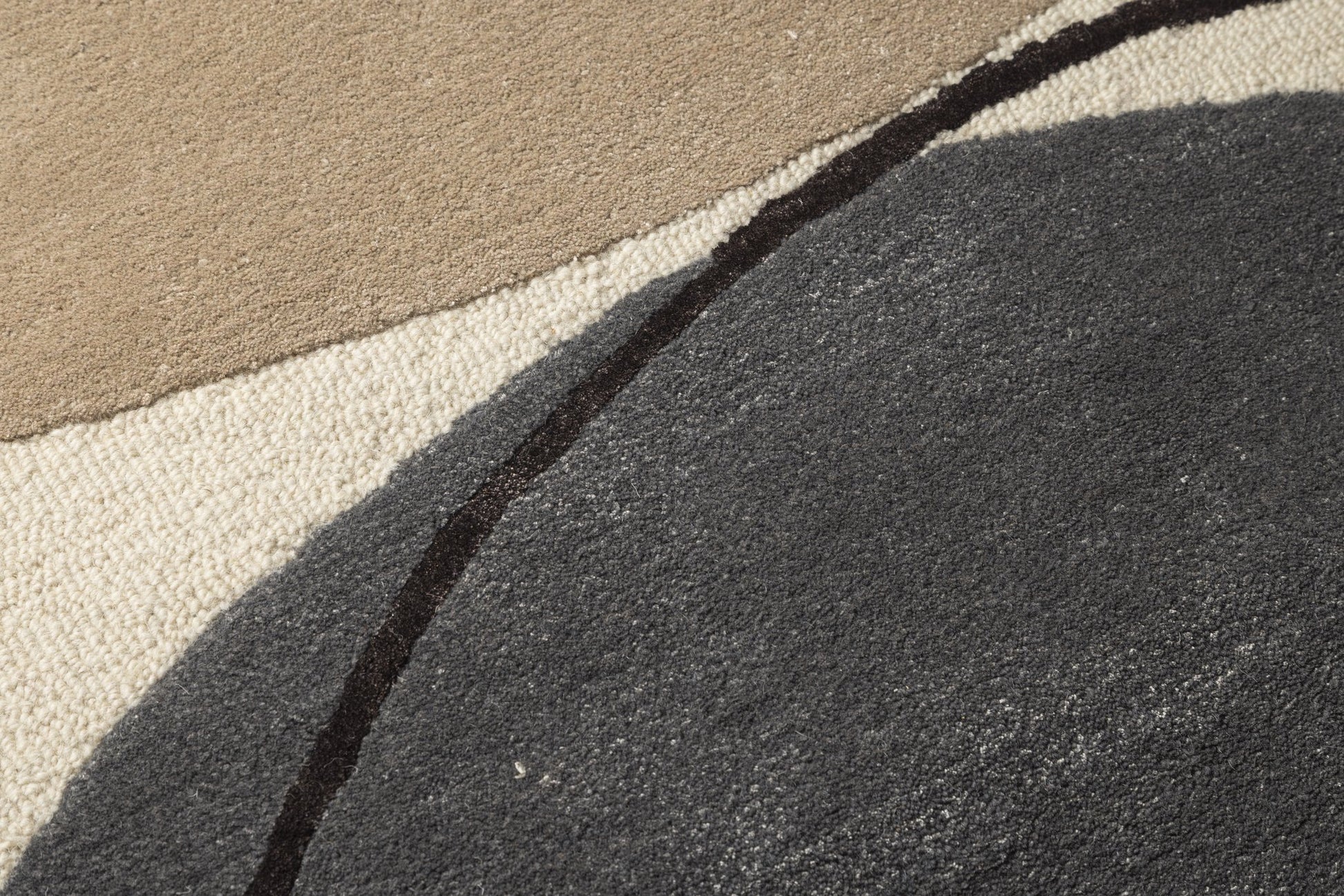 Eclipse Curve - Handcrafted Wool Carpet - 100 % Wool - 8*5 ft