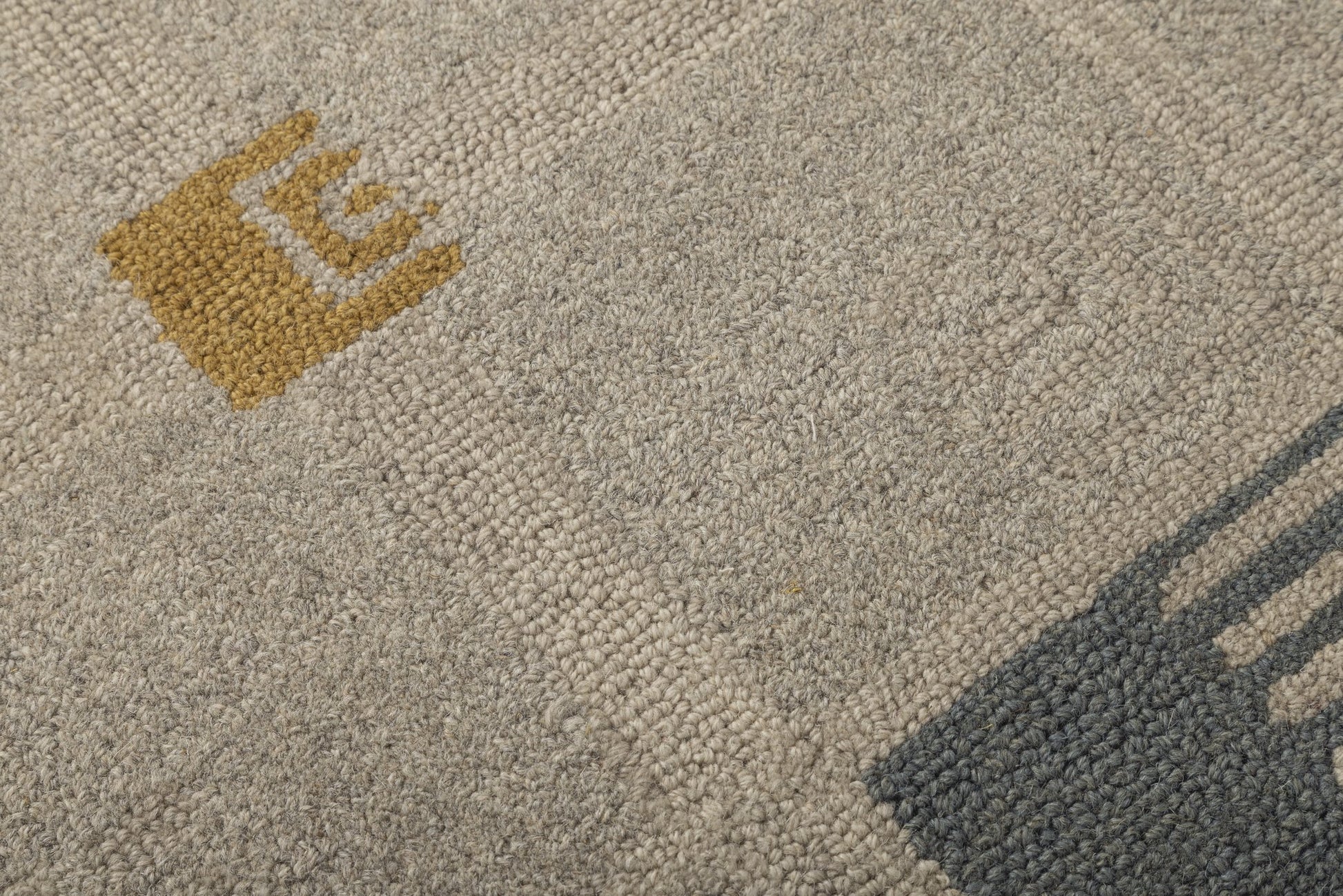 Borderline Blocks - Handcrafted Wool Carpet - 100 % Wool - 8*5 ft