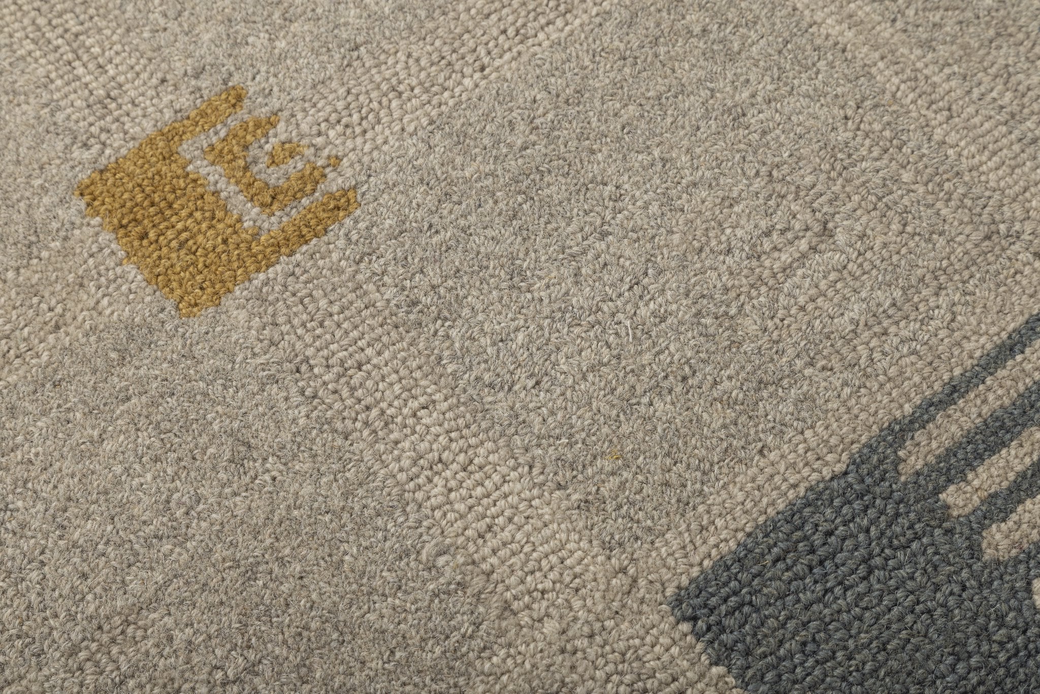 Borderline Blocks - Handcrafted Wool Carpet - 100 % Wool - 8*5 ft