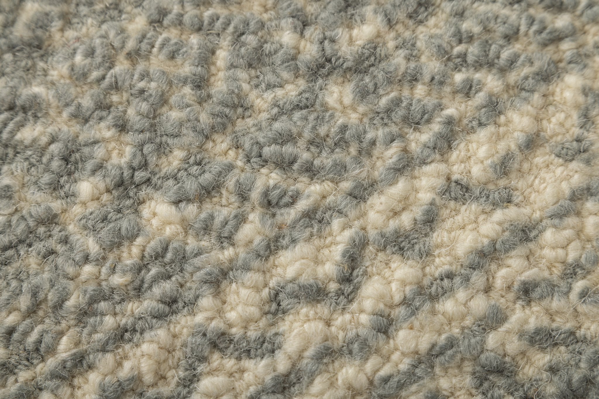 Misty Weave Lines - Handcrafted Wool Carpet - 100 % Wool - 8*5 ft