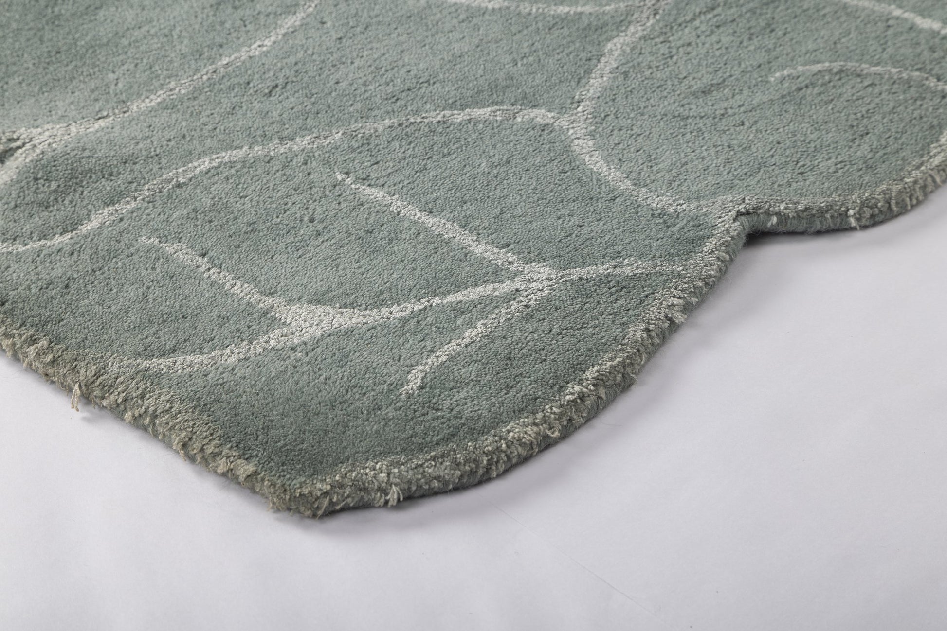 Verdant Bloom - Handcrafted Wool Carpet - 100 % Wool - 8*5 ft