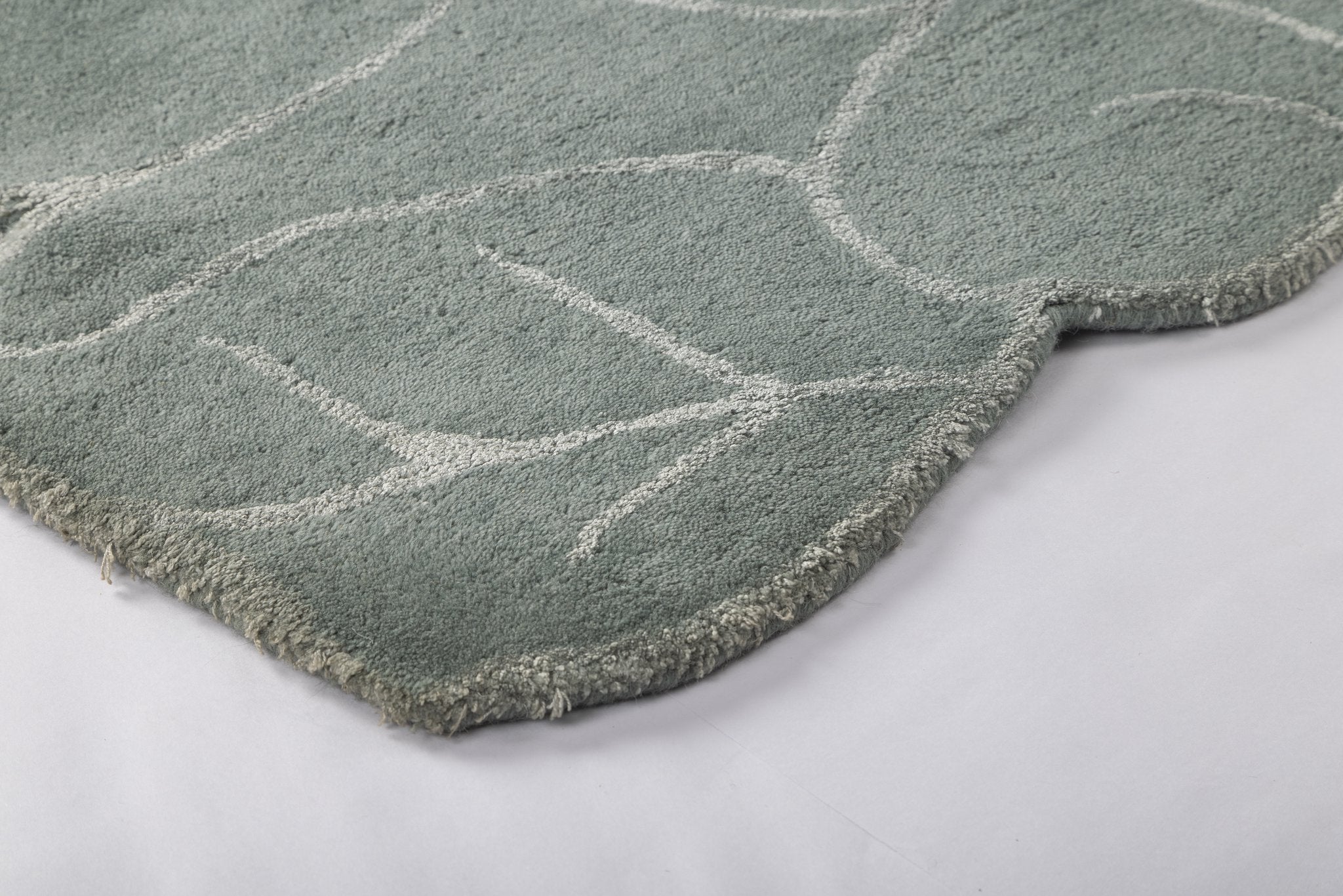 Verdant Bloom - Handcrafted Wool Carpet - 100 % Wool - 8*5 ft
